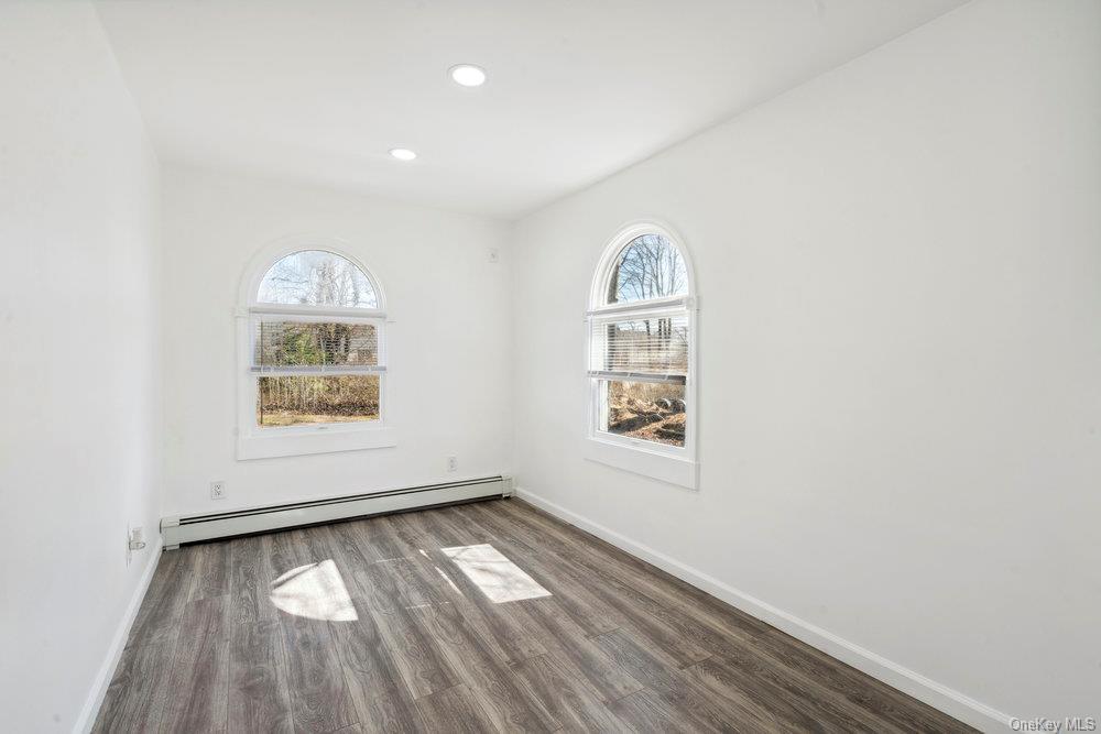 Single Family Floyd  Suffolk County, NY 11729, MLS-L3592328-9