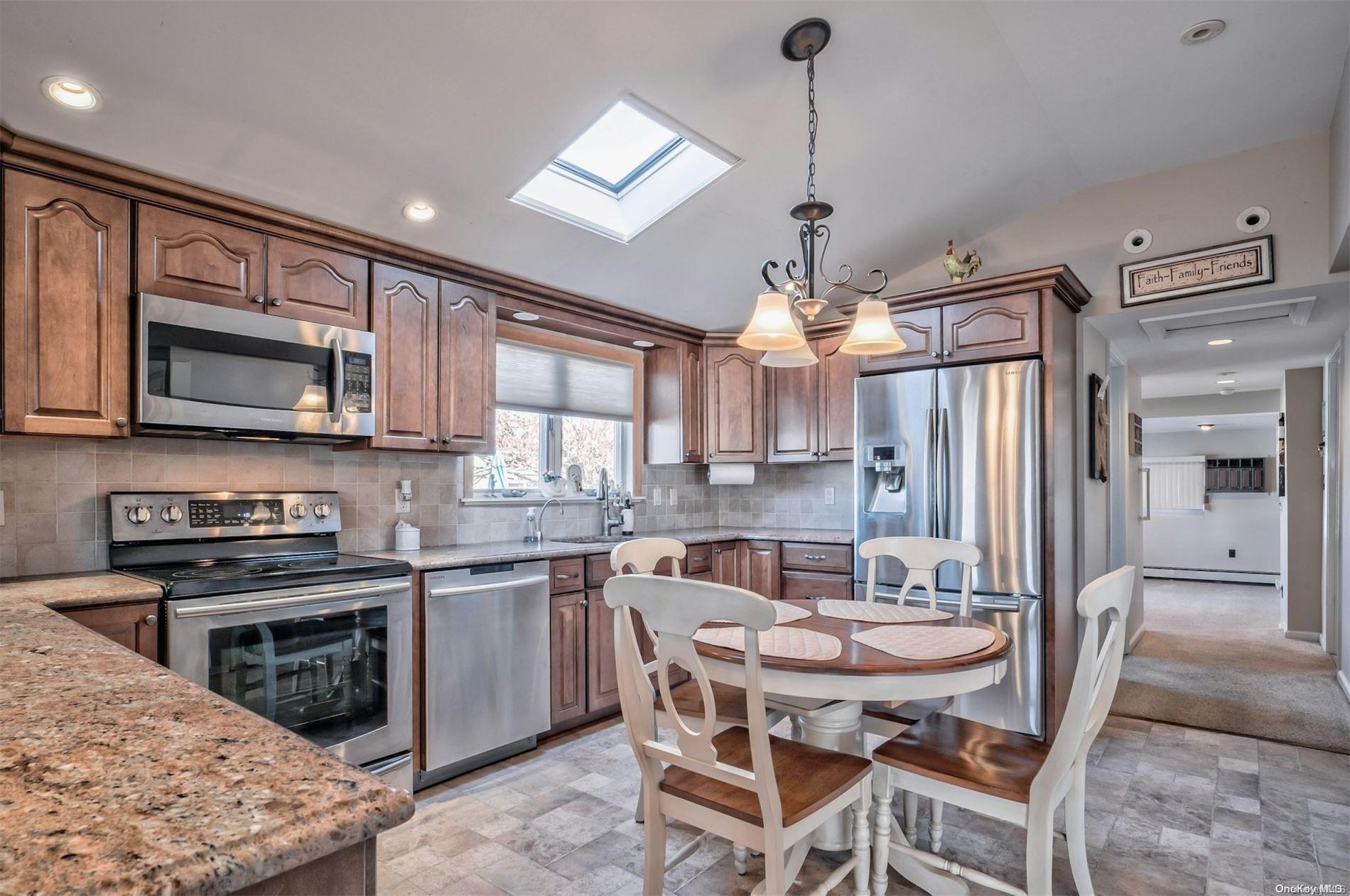 Single Family Jetmore  Nassau County, NY 11758, MLS-L3592331-13