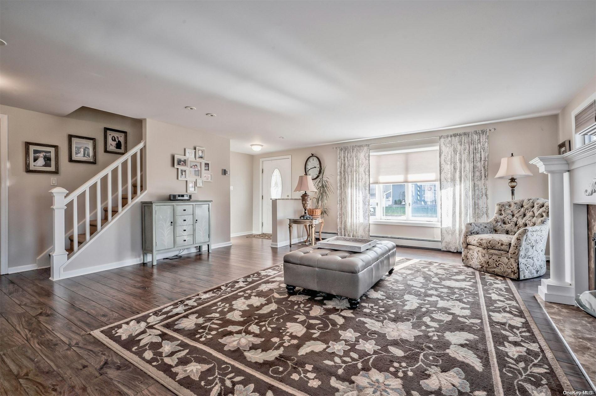 Single Family Jetmore  Nassau County, NY 11758, MLS-L3592331-7