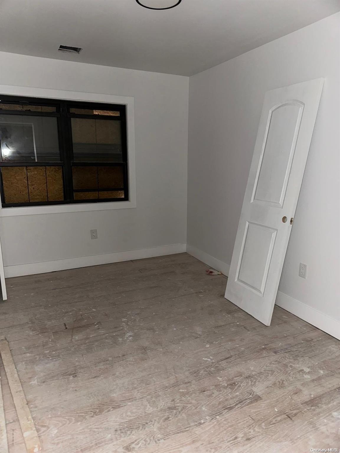 Single Family Fulton  Nassau County, NY 11550, MLS-L3592336-24
