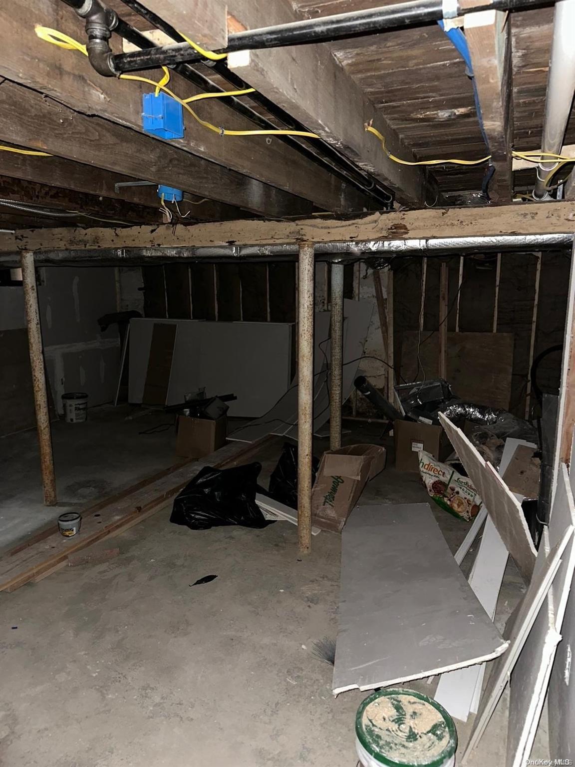 Single Family Fulton  Nassau County, NY 11550, MLS-L3592336-7