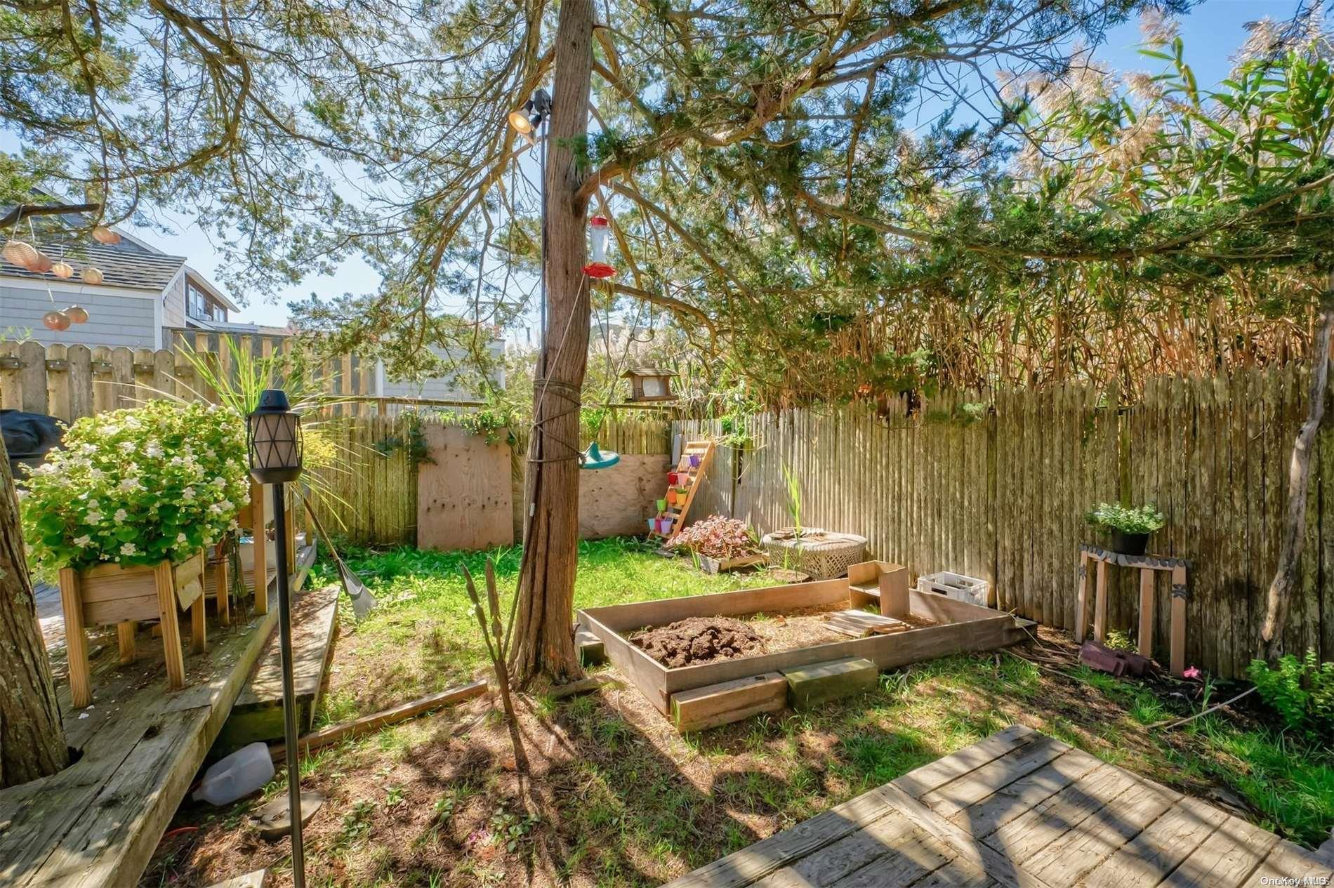 Single Family Ocean Breeeze  Suffolk County, NY 11770, MLS-L3592370-16