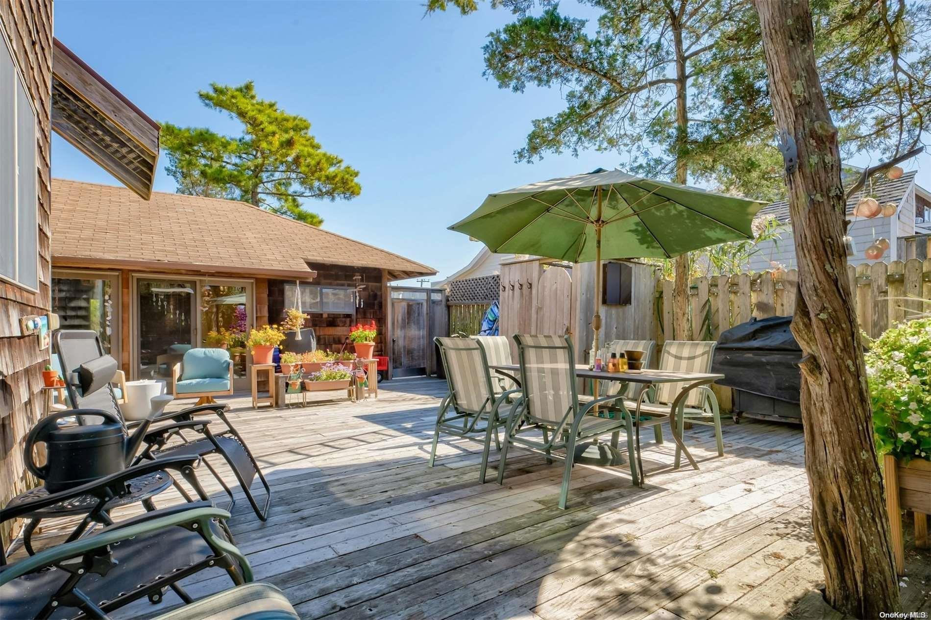 Single Family Ocean Breeeze  Suffolk County, NY 11770, MLS-L3592370-17