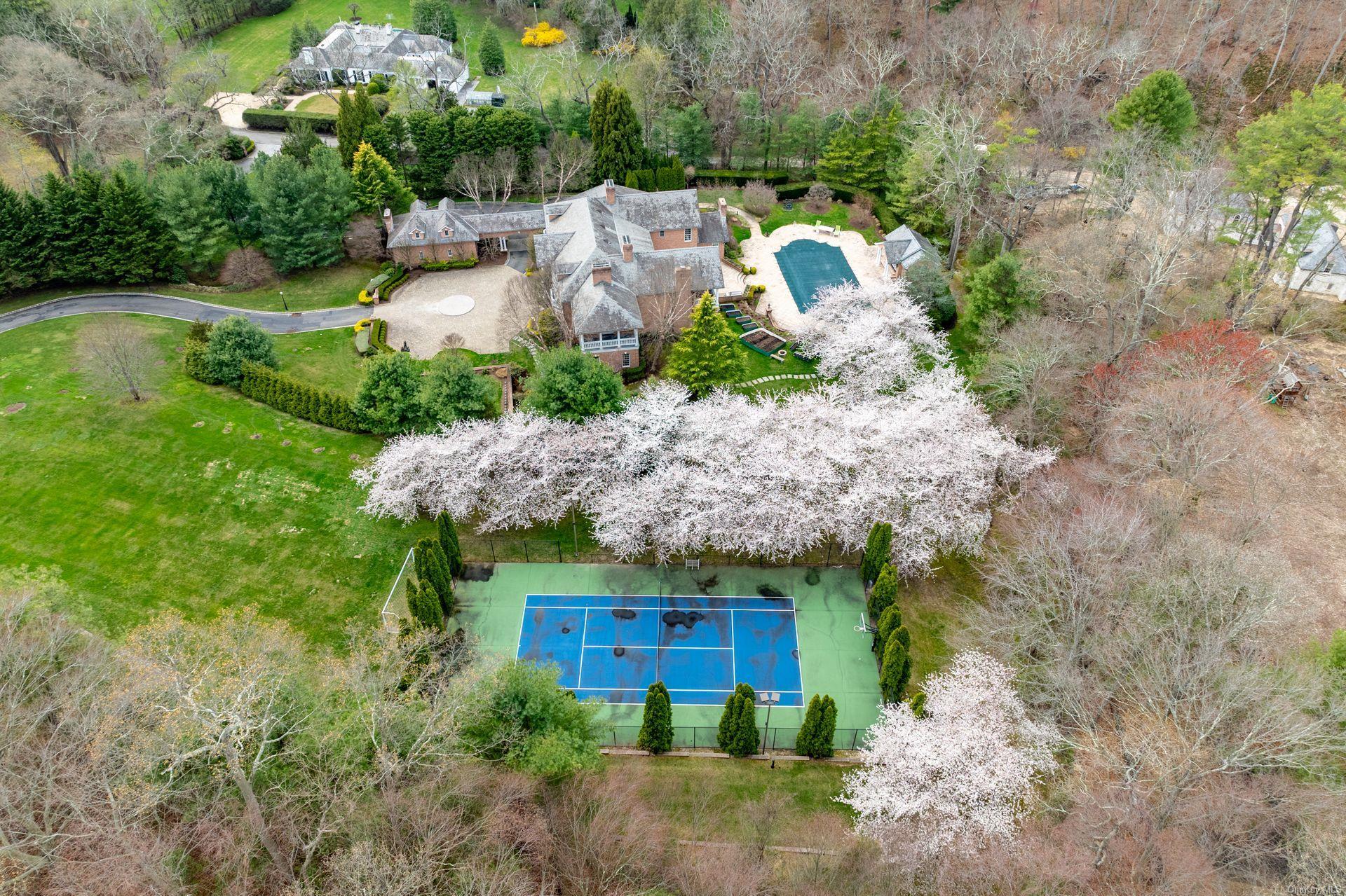 Single Family Chicken Valley  Nassau County, NY 11560, MLS-L3592389-41