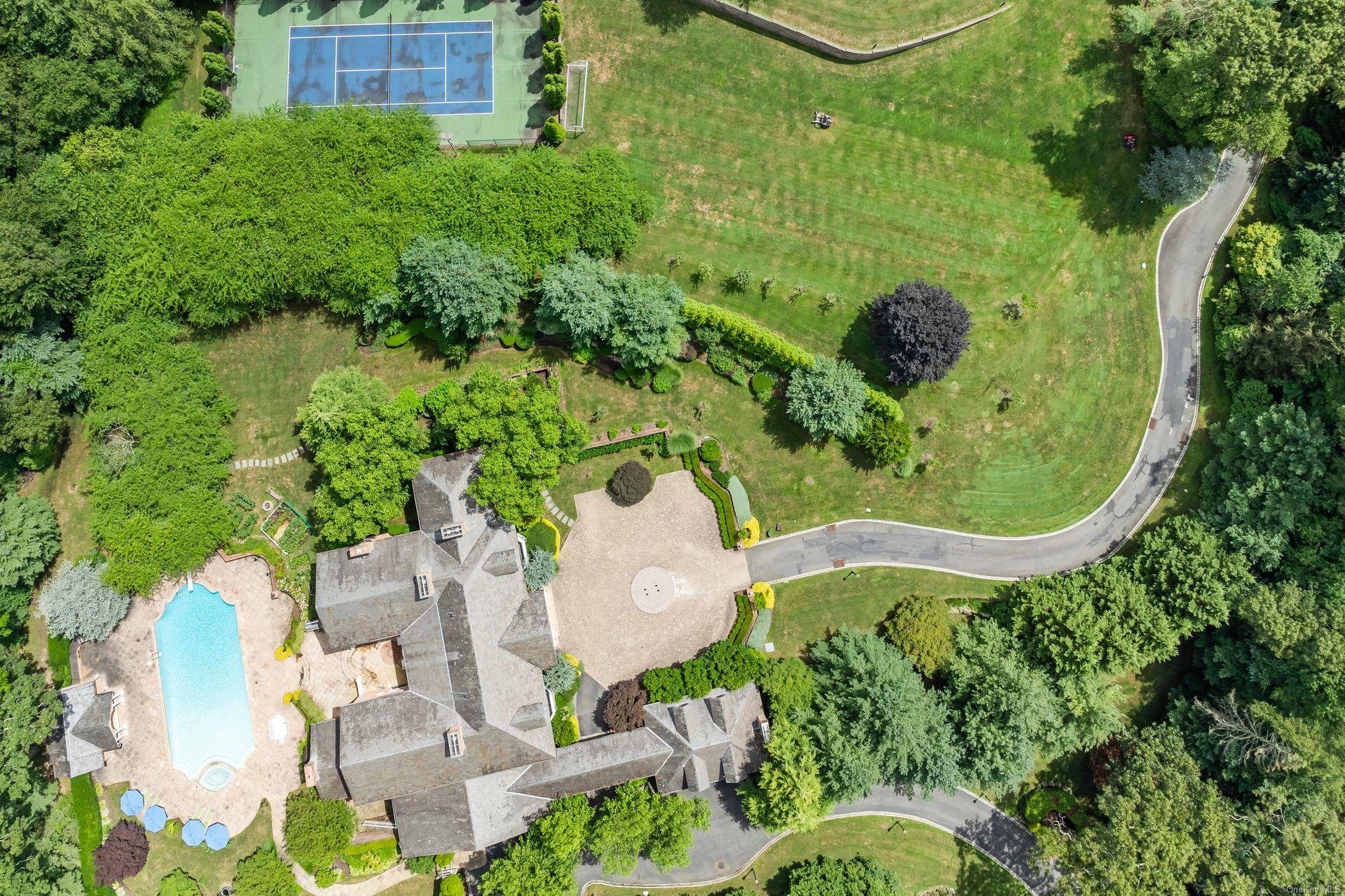 Single Family Chicken Valley Nassau County, NY 11560, MLS-L3592389-47