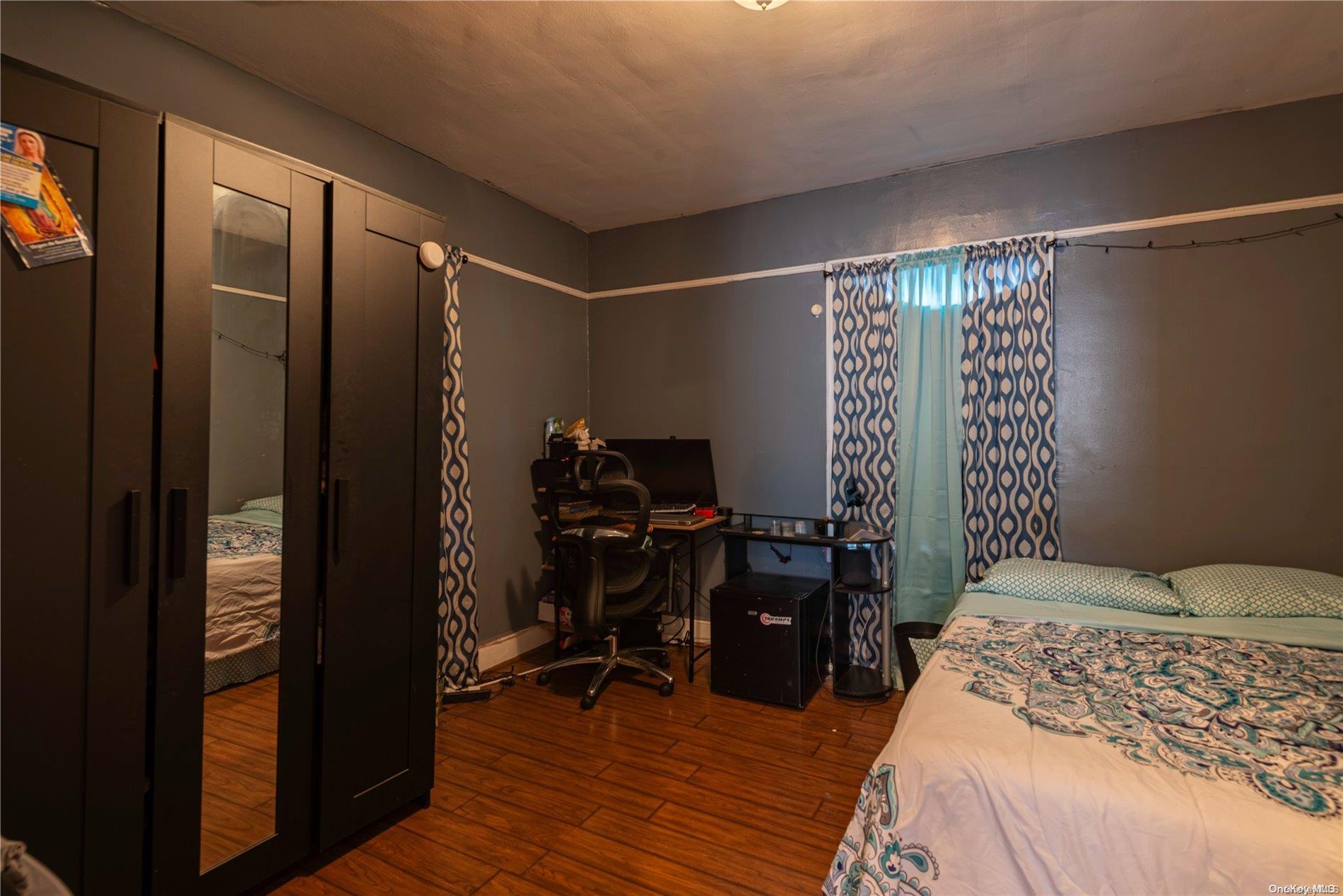 Single Family Yale  Nassau County, NY 11550, MLS-L3592402-13