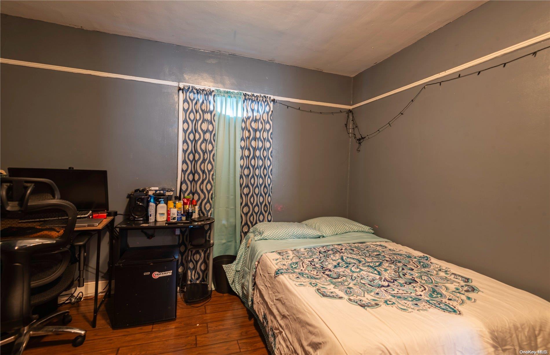 Single Family Yale  Nassau County, NY 11550, MLS-L3592402-14