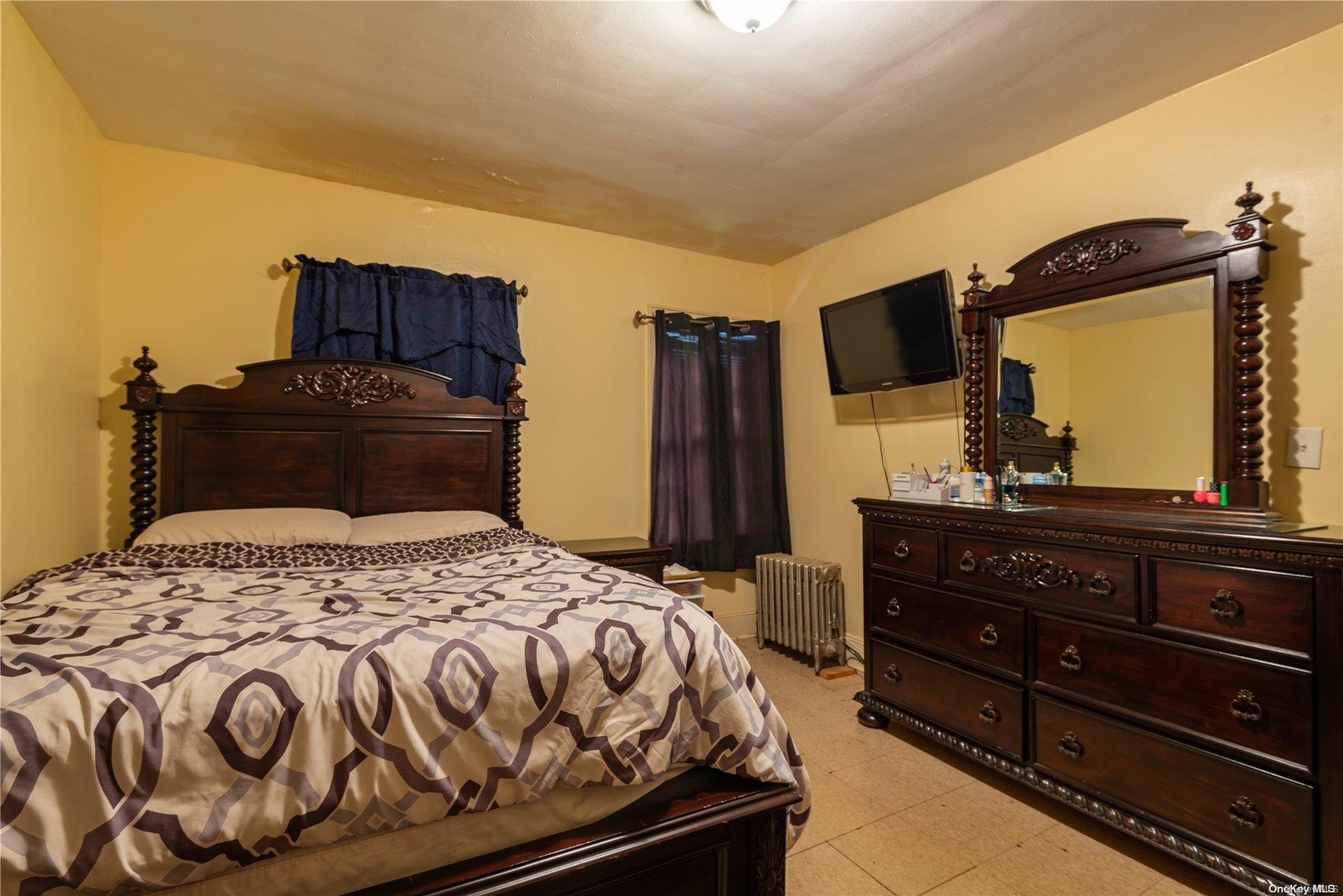 Single Family Yale  Nassau County, NY 11550, MLS-L3592402-17