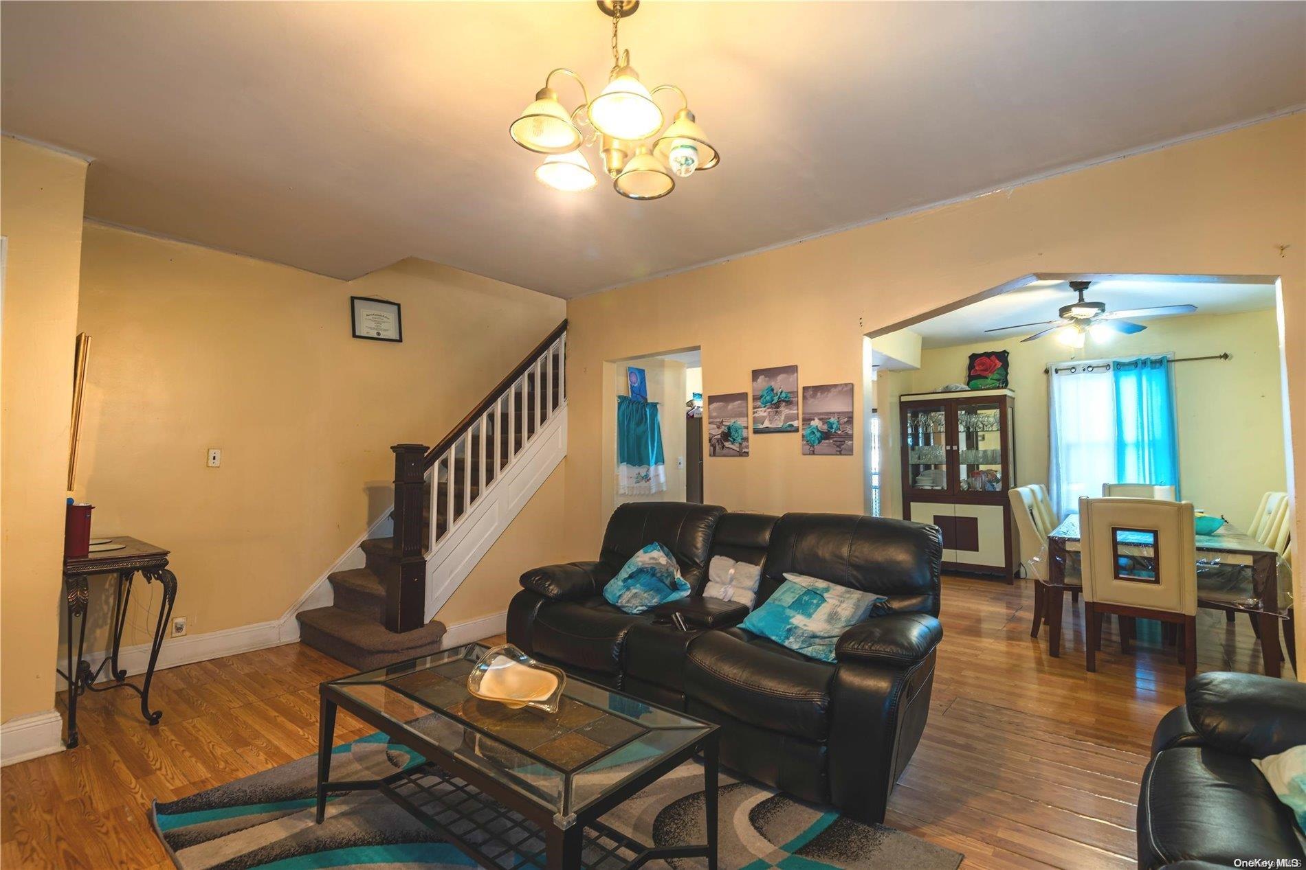 Single Family Yale  Nassau County, NY 11550, MLS-L3592402-4