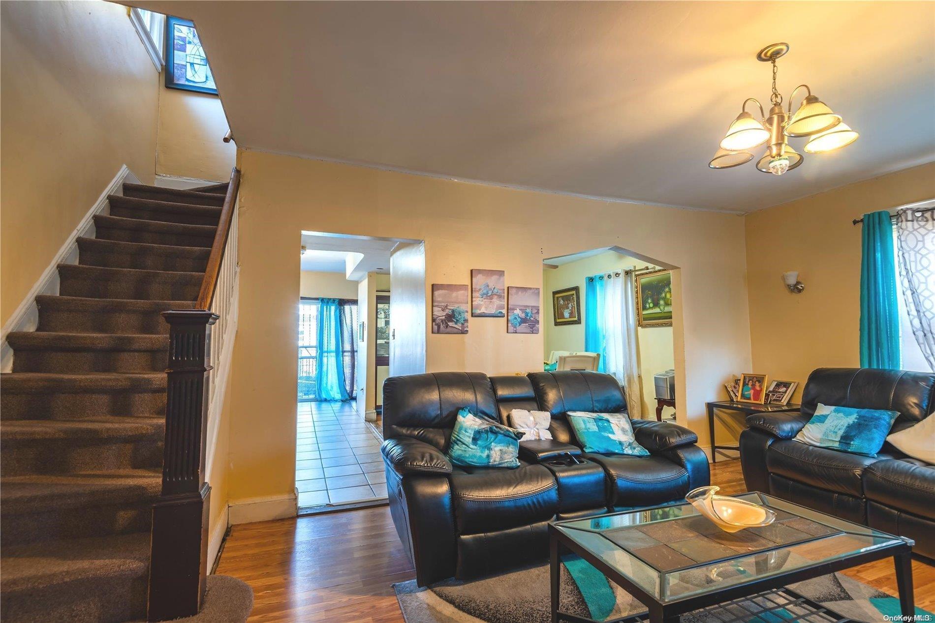 Single Family Yale  Nassau County, NY 11550, MLS-L3592402-5