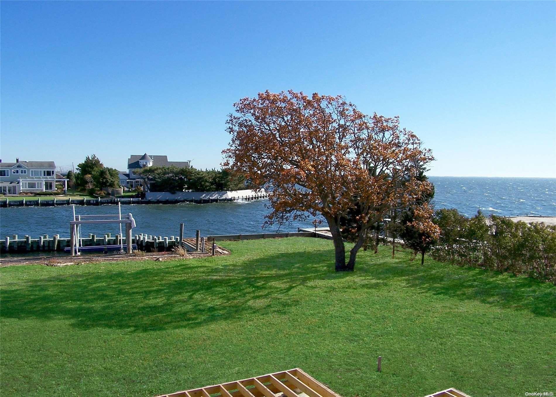 Single Family Bayberry  Suffolk County, NY 11751, MLS-L3592552-5