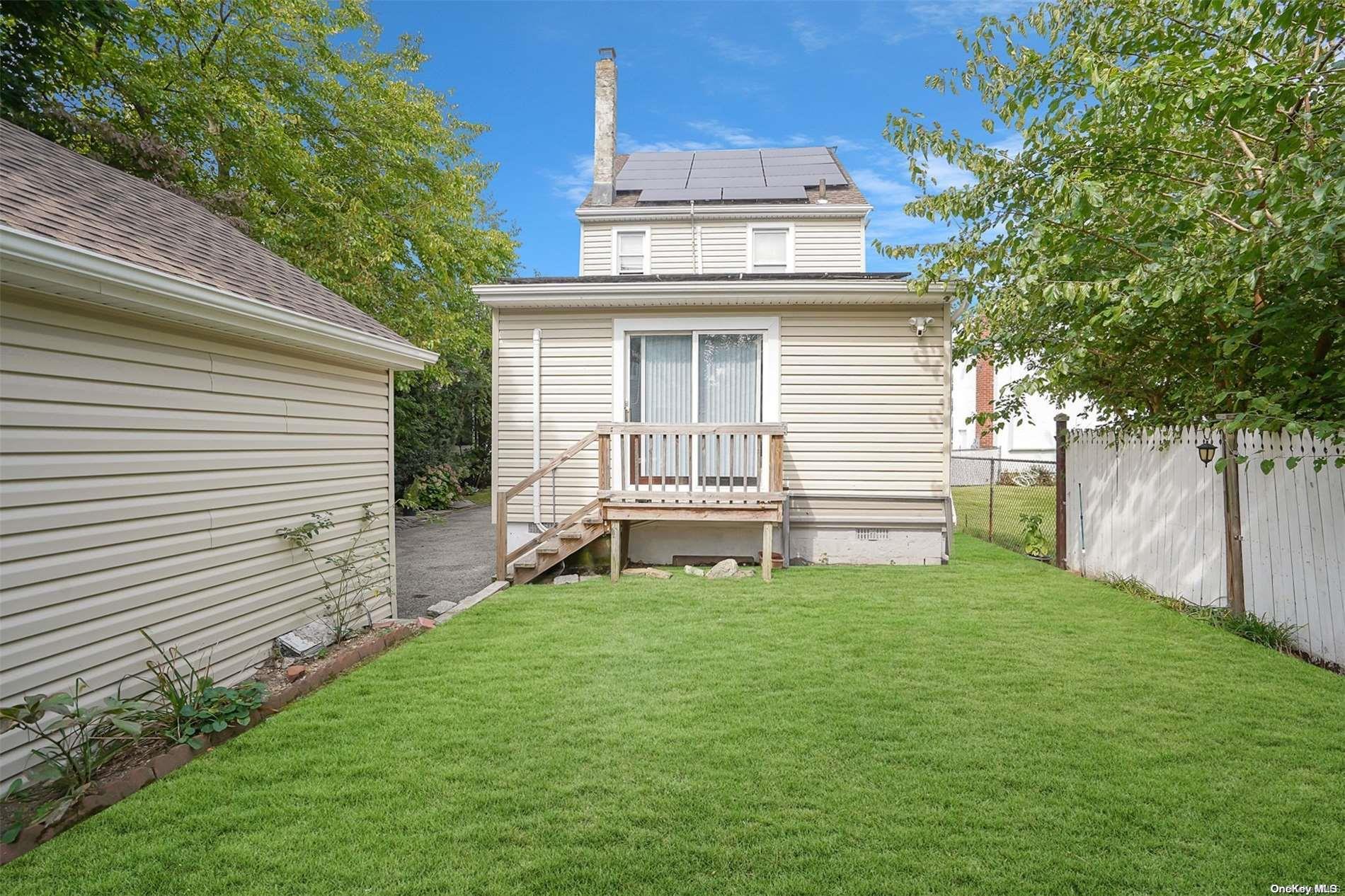 Single Family Kenmore  Nassau County, NY 11581, MLS-L3592826-4