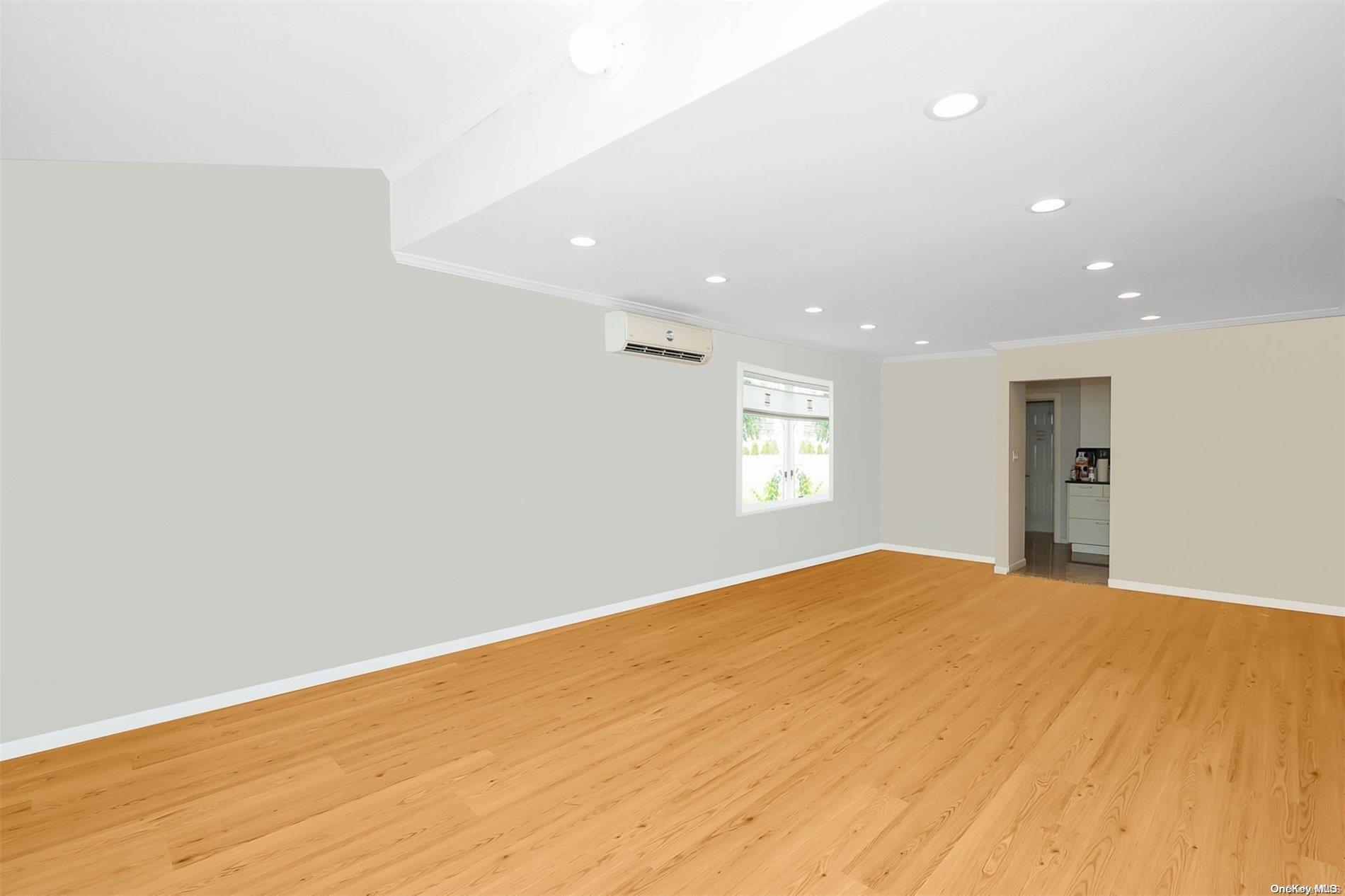 Single Family Kenmore  Nassau County, NY 11581, MLS-L3592826-6