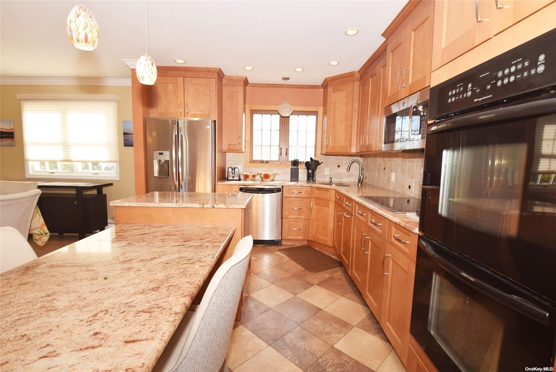 Single Family Mckinley  Nassau County, NY 11510, MLS-L3592924-10