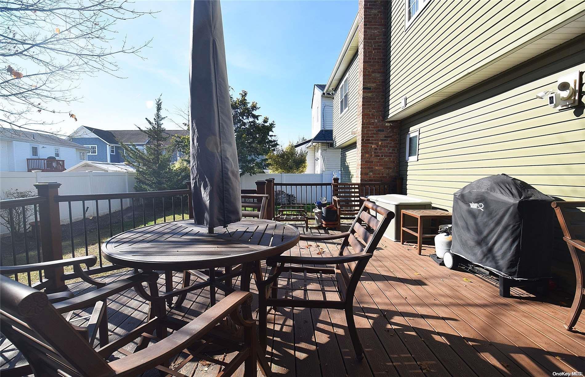 Single Family Mckinley  Nassau County, NY 11510, MLS-L3592924-25