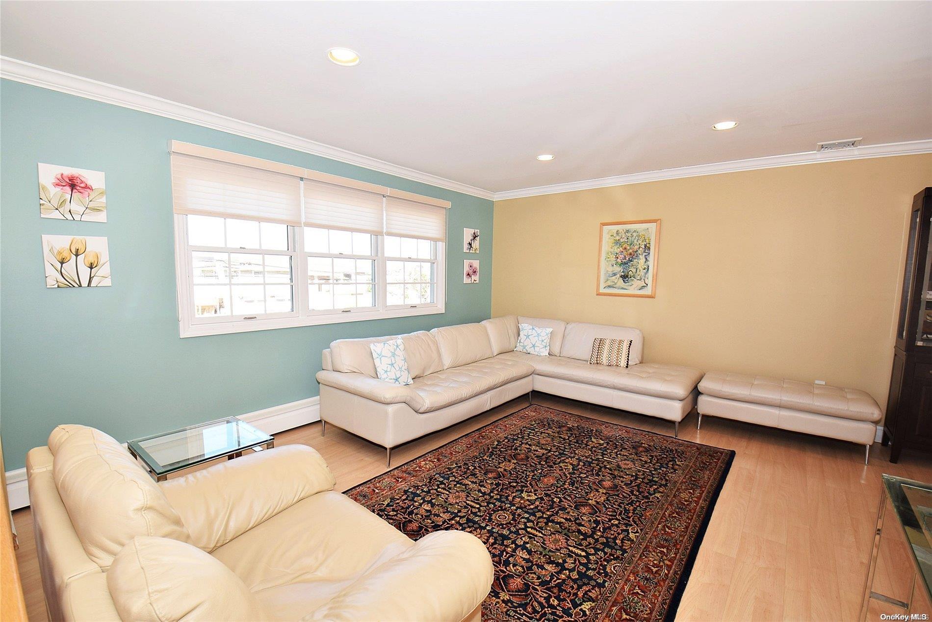 Single Family Mckinley  Nassau County, NY 11510, MLS-L3592924-5
