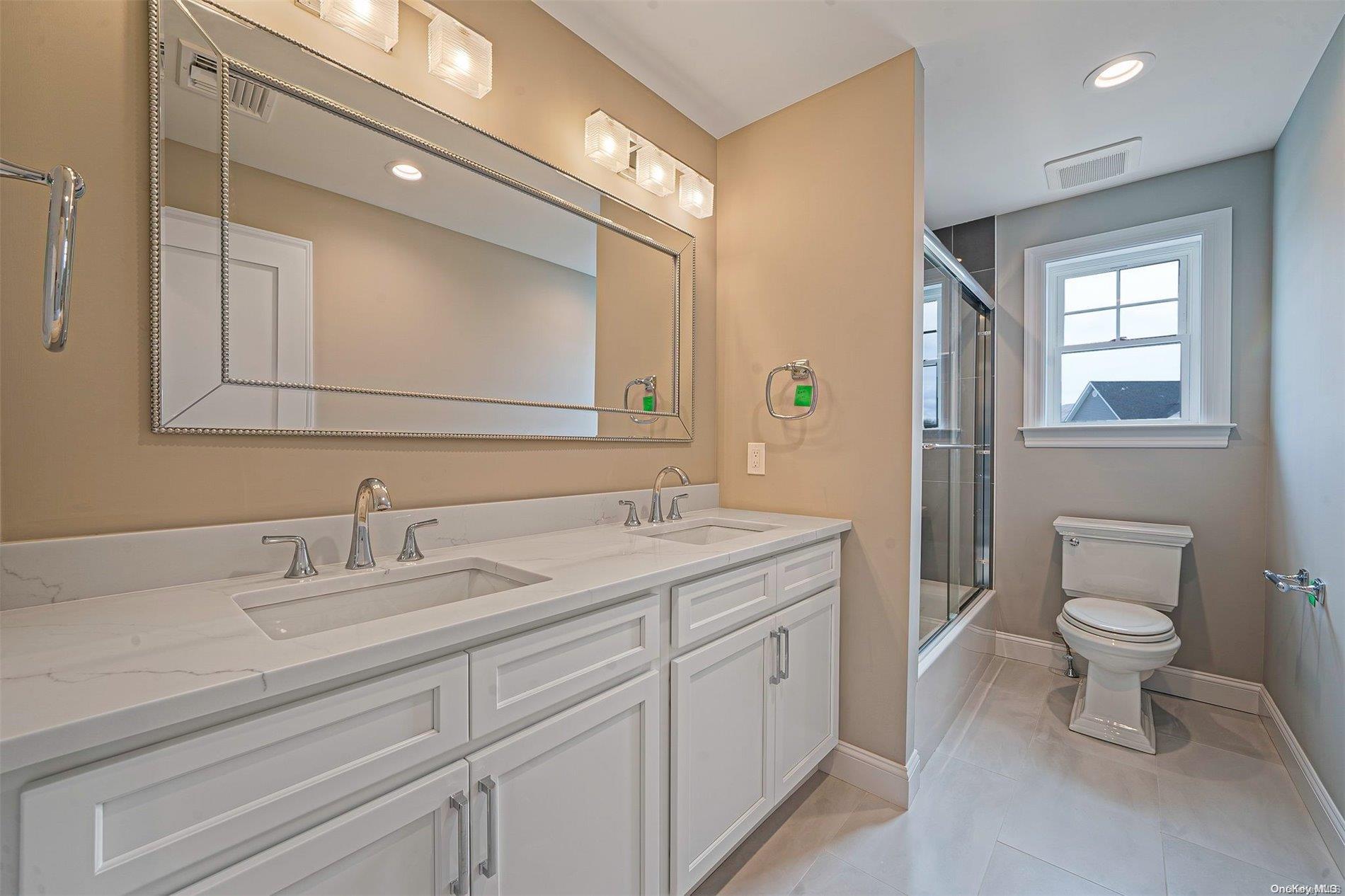 Single Family Sycamore Suffolk County, NY 11767, MLS-L3592959-18