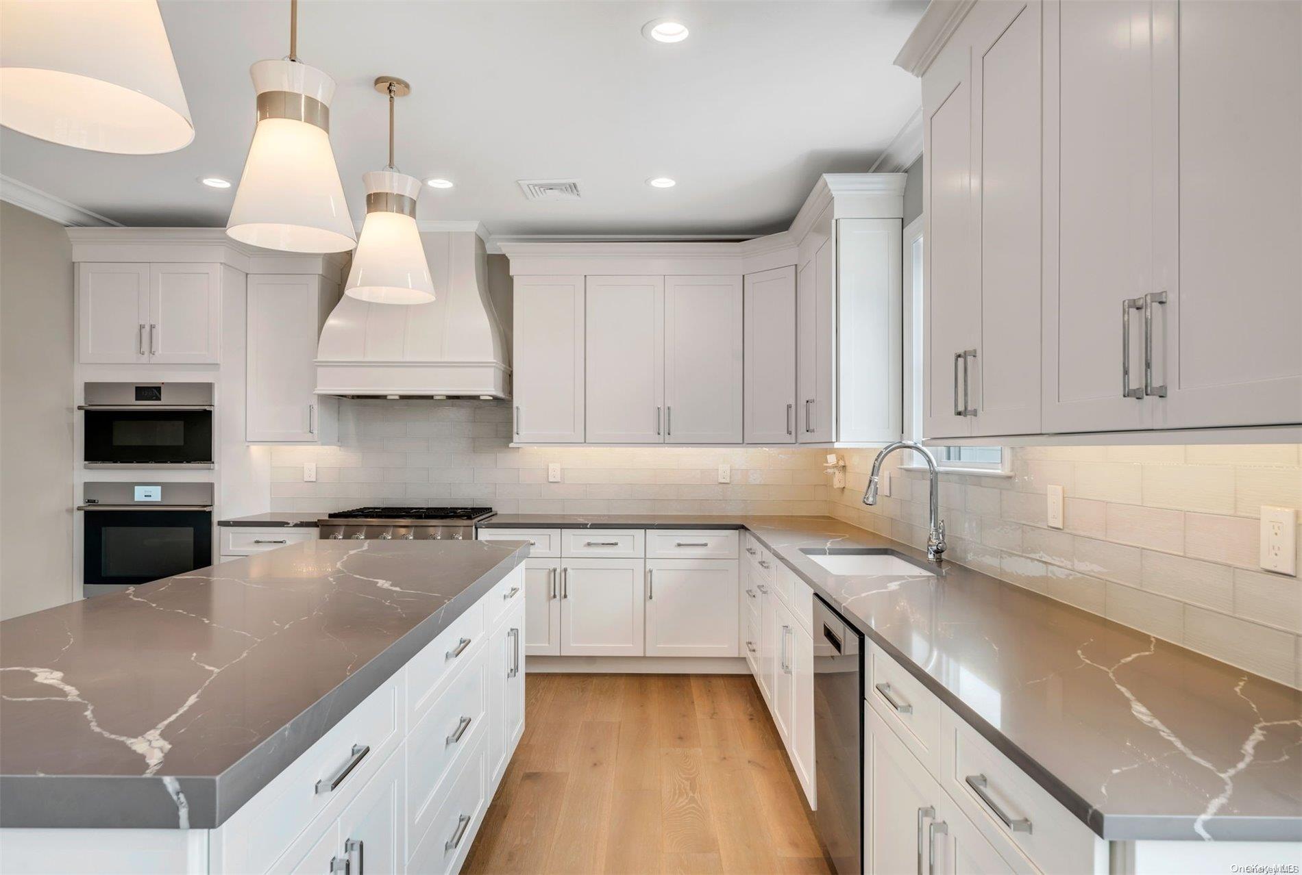 Single Family Sycamore Suffolk County, NY 11767, MLS-L3592959-4