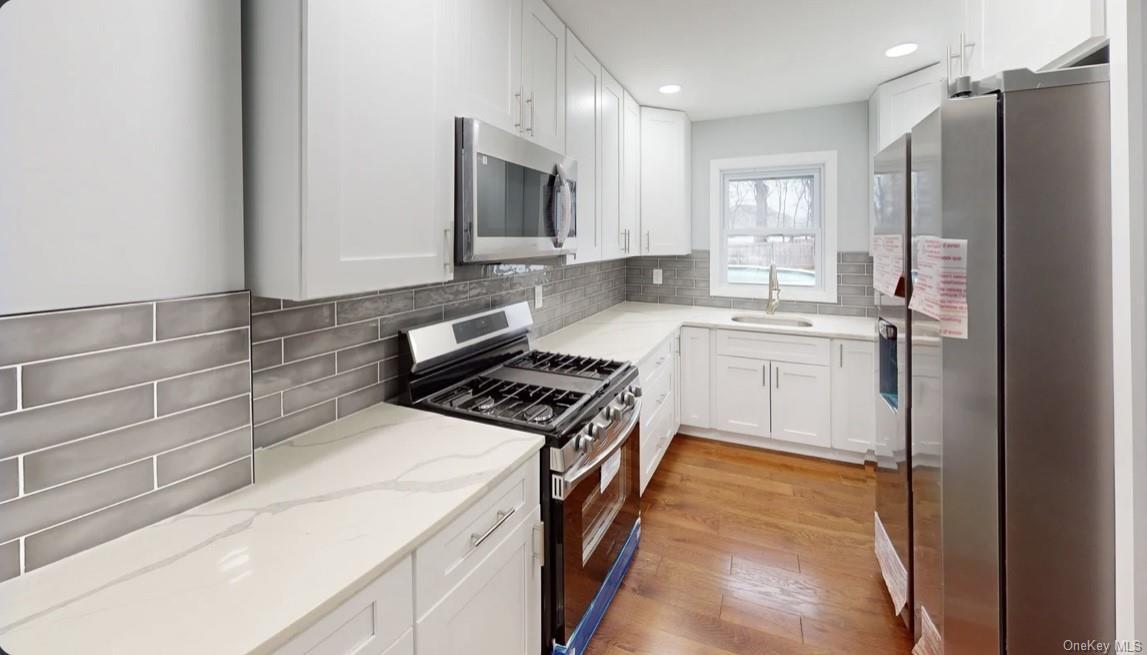Single Family Laurel  Nassau County, NY 11550, MLS-L3593046-3