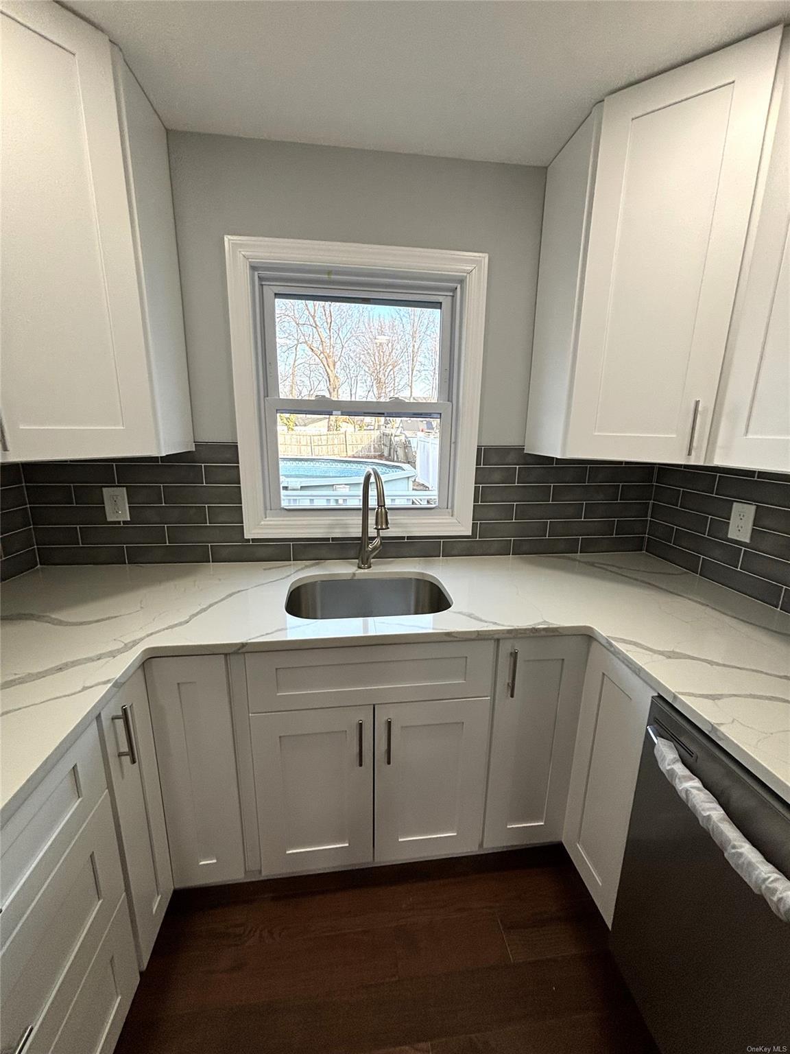 Single Family Laurel  Nassau County, NY 11550, MLS-L3593046-4