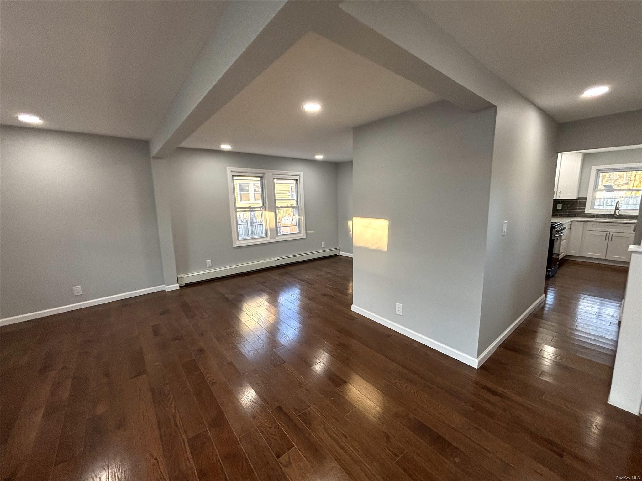 Single Family Laurel  Nassau County, NY 11550, MLS-L3593046-5