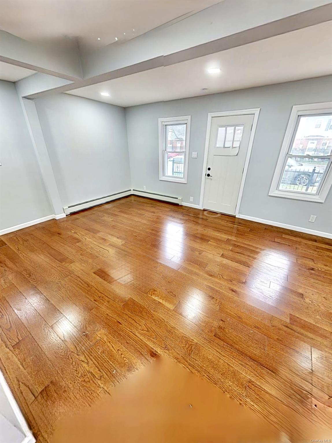 Single Family Laurel  Nassau County, NY 11550, MLS-L3593046-7