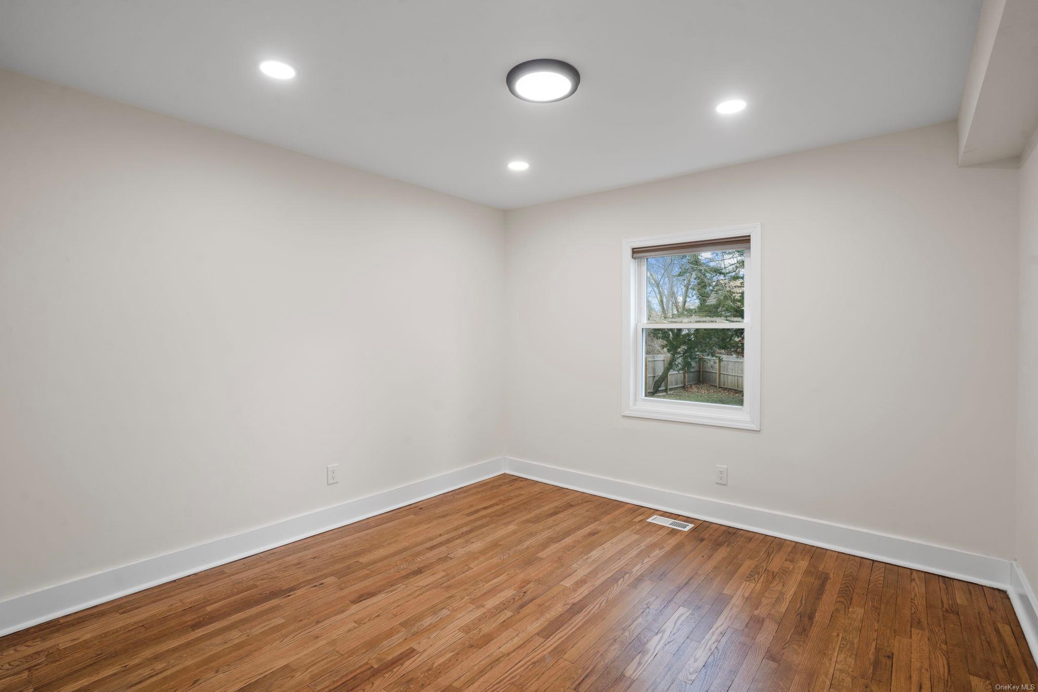 Single Family Northville  Suffolk County, NY 11901, MLS-L3593141-17