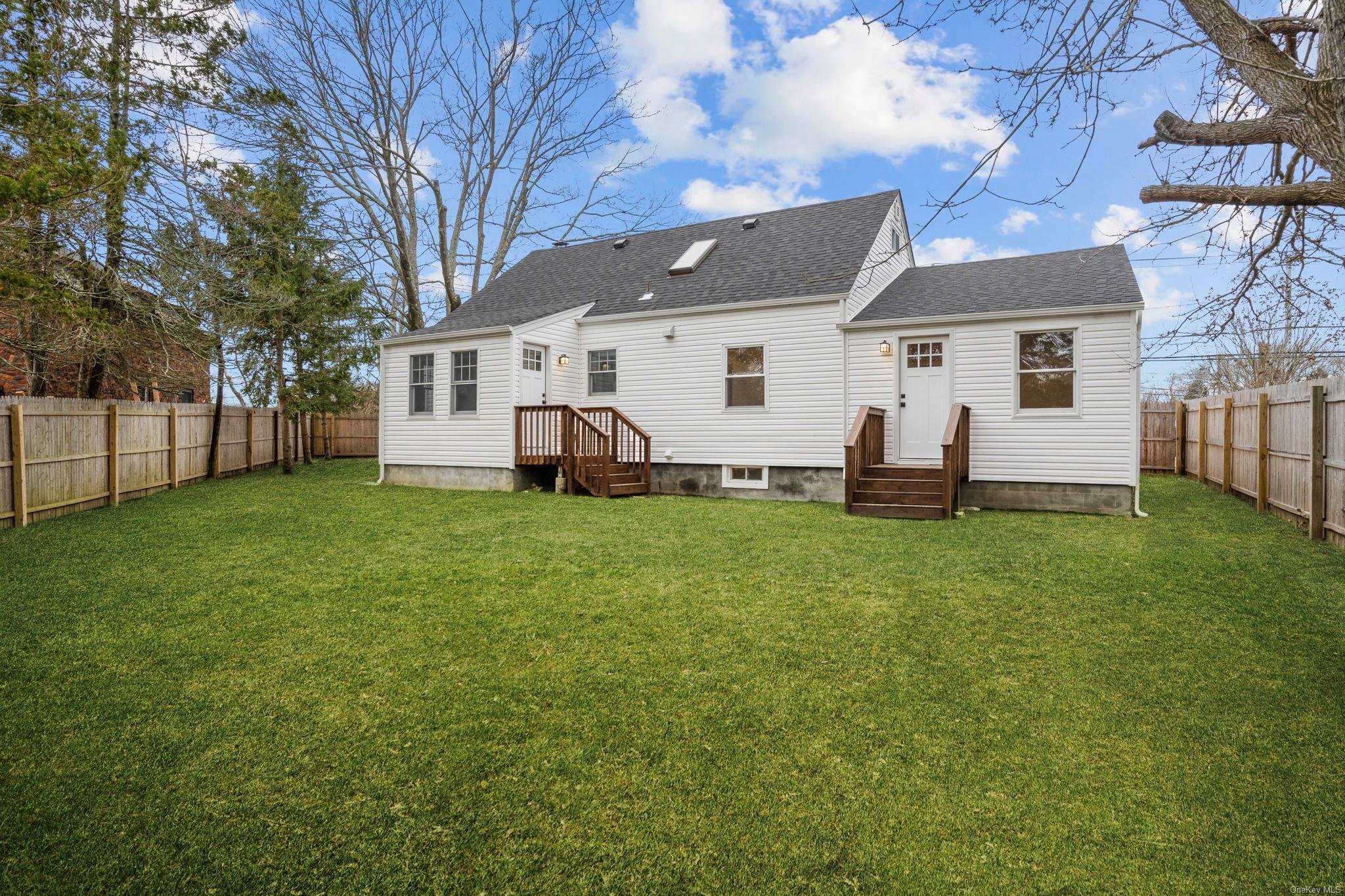 Single Family Northville  Suffolk County, NY 11901, MLS-L3593141-21