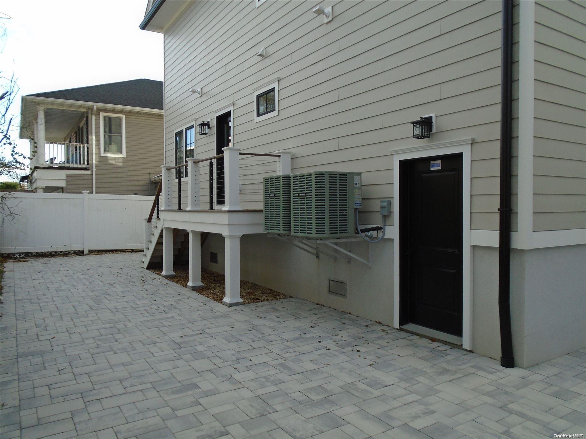 Single Family Albany  Nassau County, NY 11509, MLS-L3593274-21
