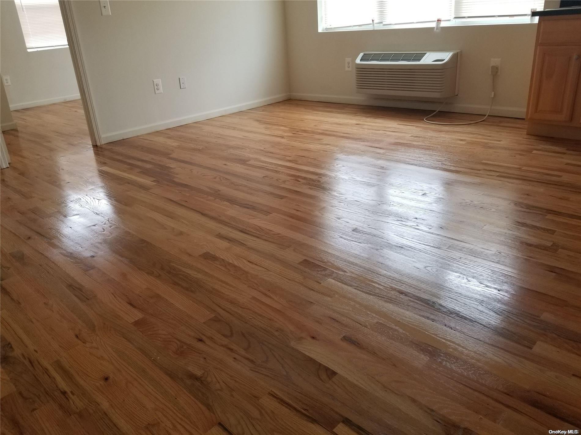 Commercial Sale Mickle  Bronx, NY 10469, MLS-L3593290-7