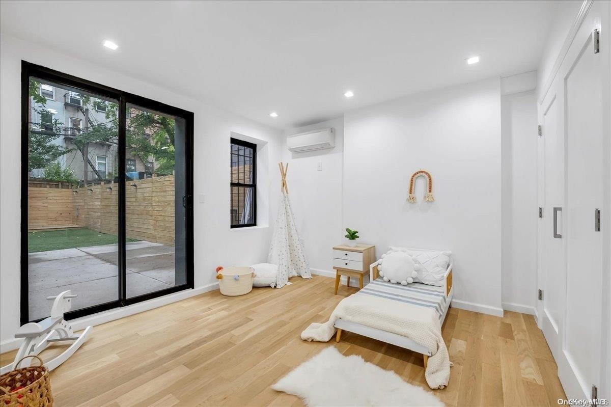 Single Family Halsey  Brooklyn, NY 11233, MLS-L3593292-11