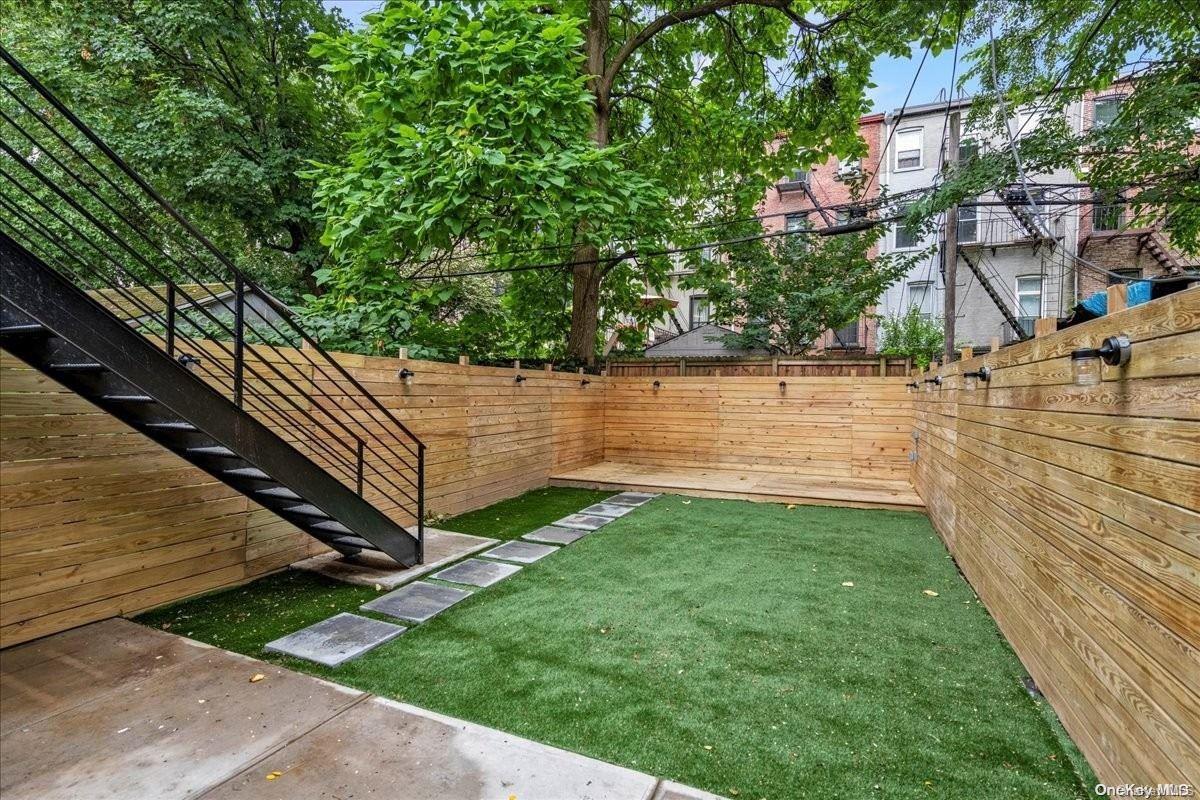 Single Family Halsey  Brooklyn, NY 11233, MLS-L3593292-21