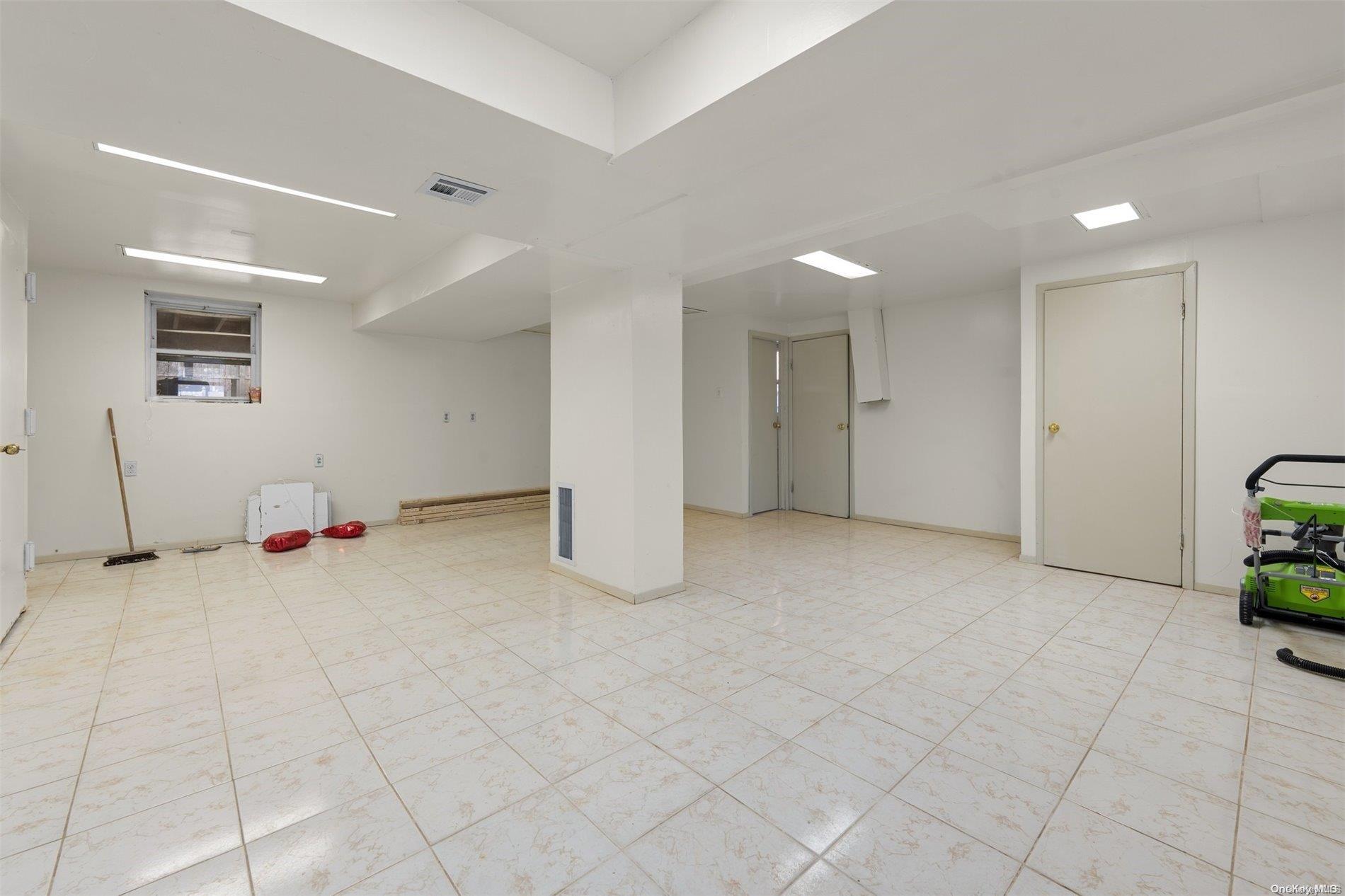 Single Family 74th  Brooklyn, NY 11234, MLS-L3593343-19