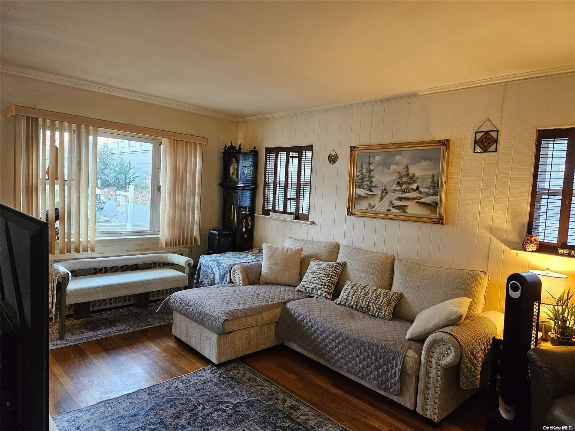 Single Family 4th  Queens, NY 11357, MLS-L3593375-5