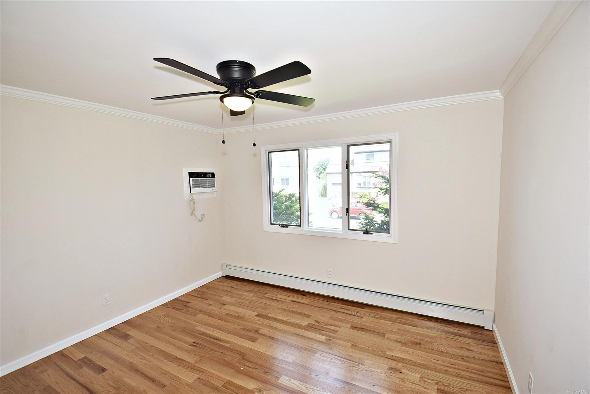 Single Family Karen  Suffolk County, NY 11704, MLS-L3593396-10