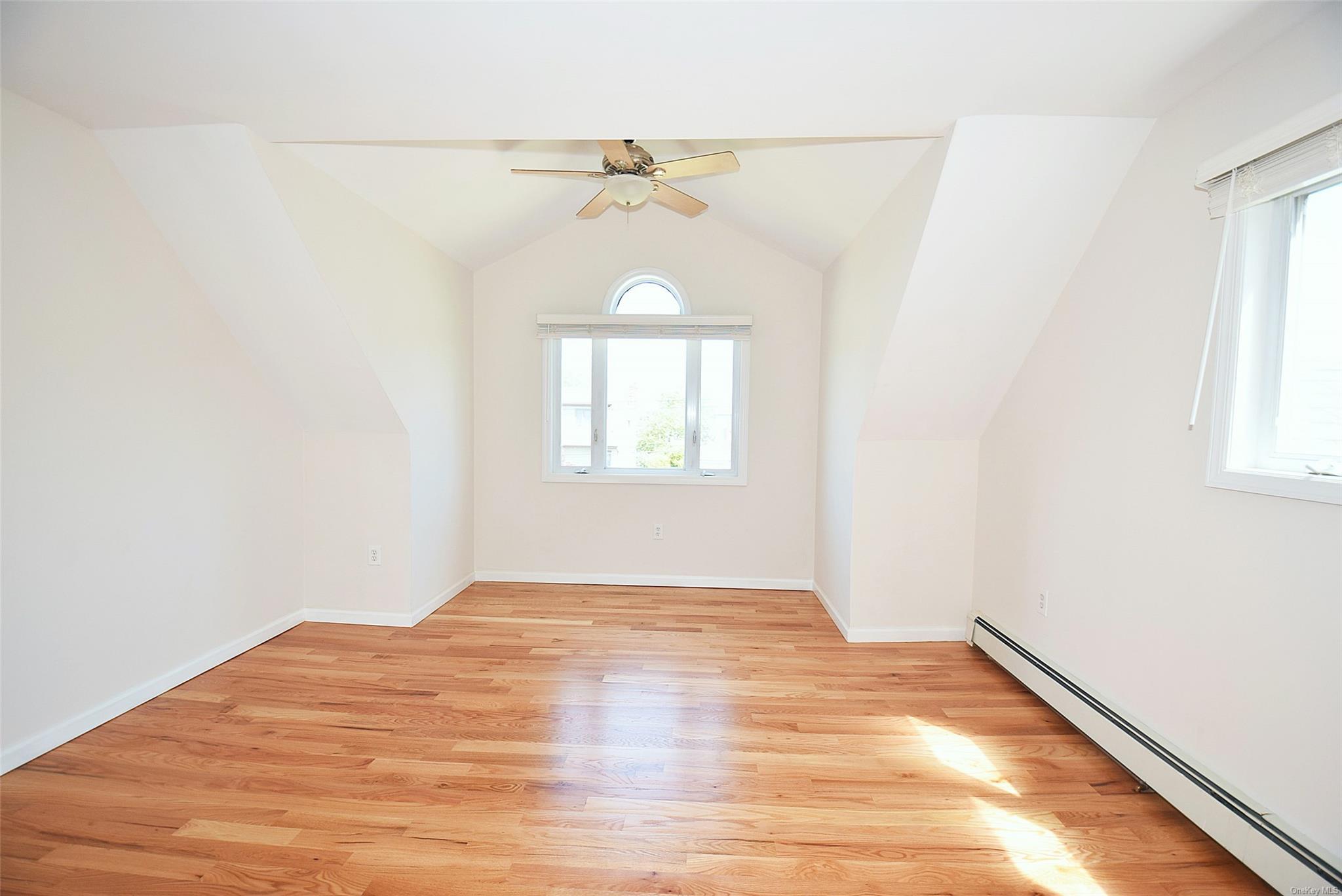 Single Family Karen  Suffolk County, NY 11704, MLS-L3593396-16