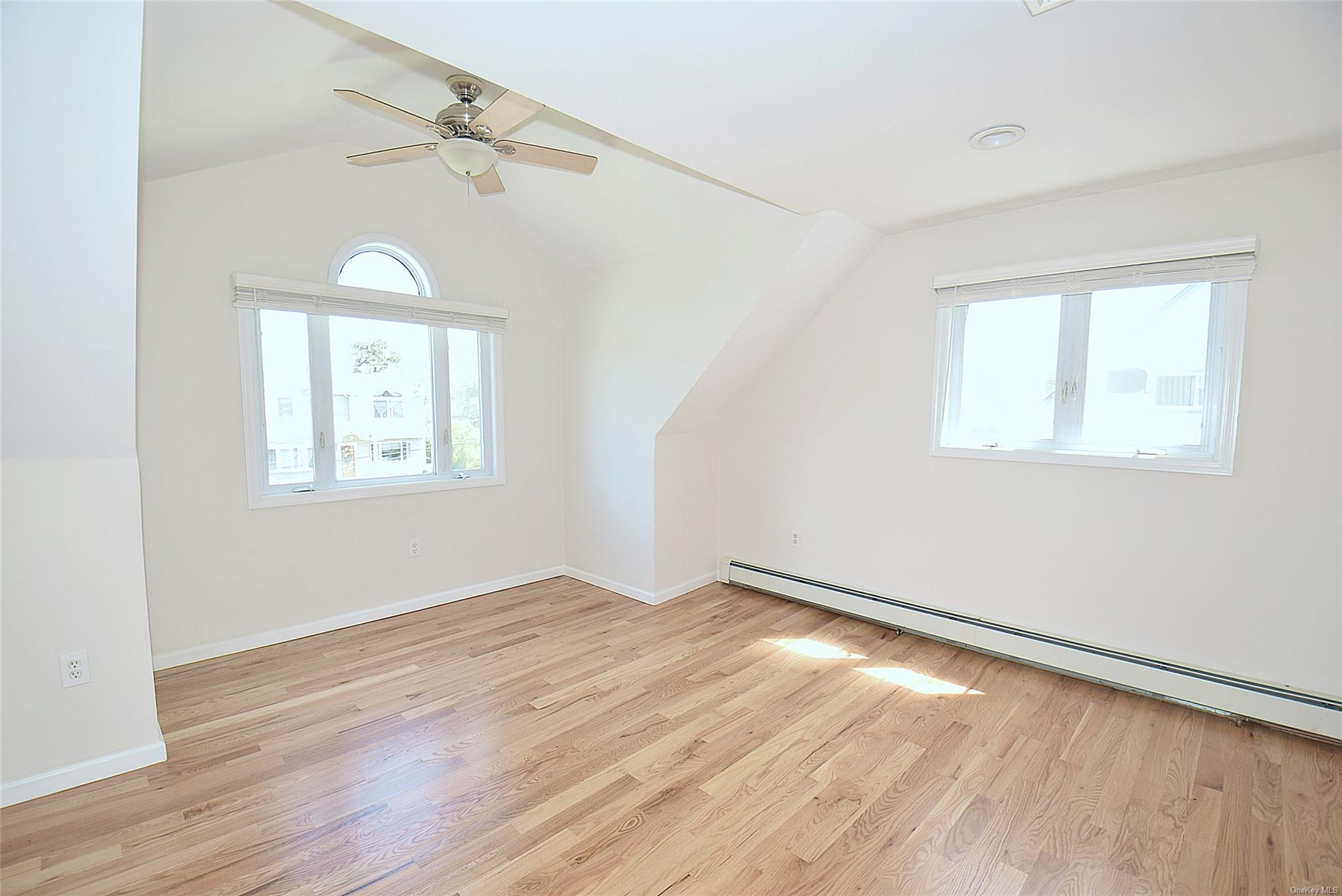 Single Family Karen  Suffolk County, NY 11704, MLS-L3593396-17