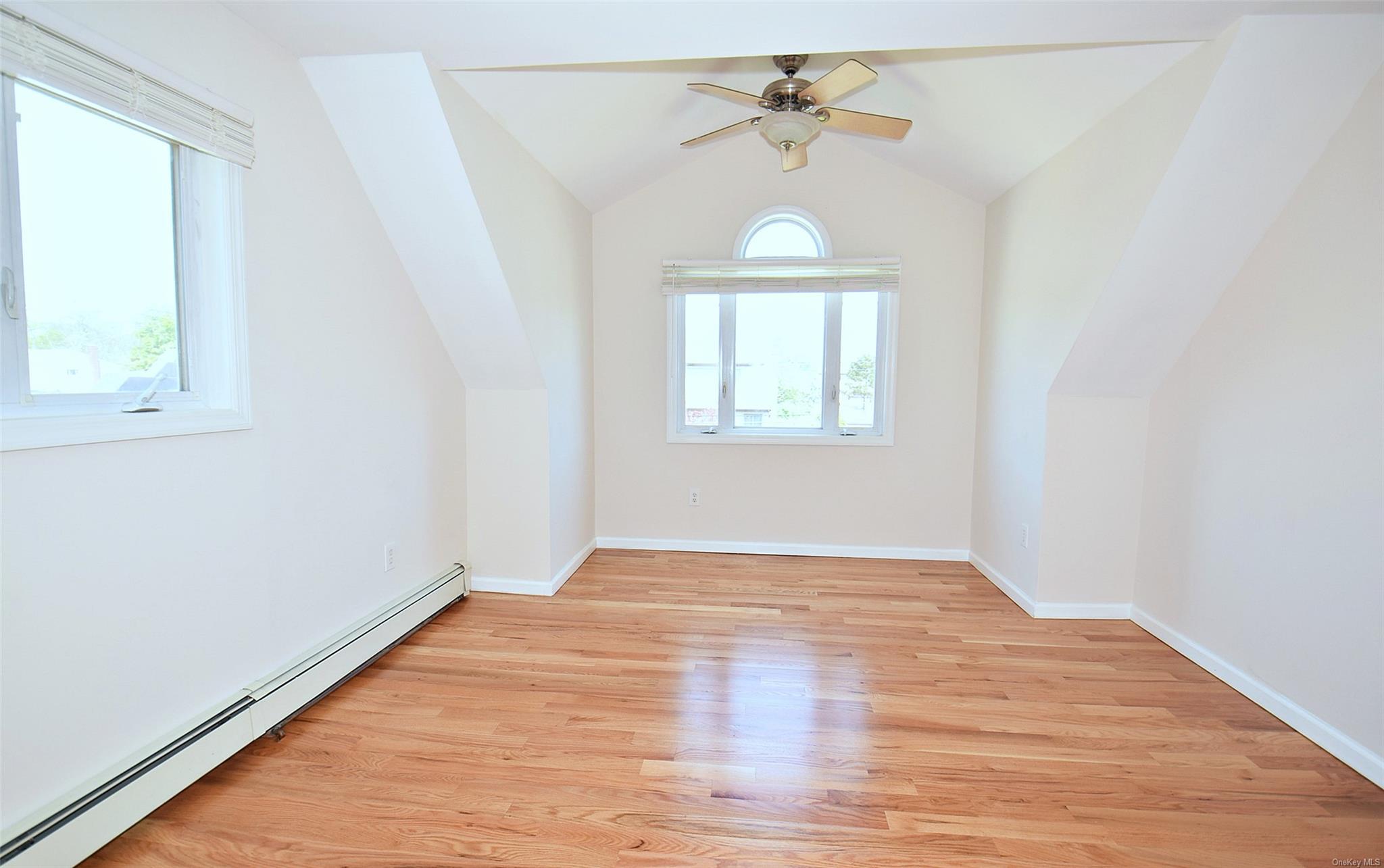 Single Family Karen  Suffolk County, NY 11704, MLS-L3593396-20