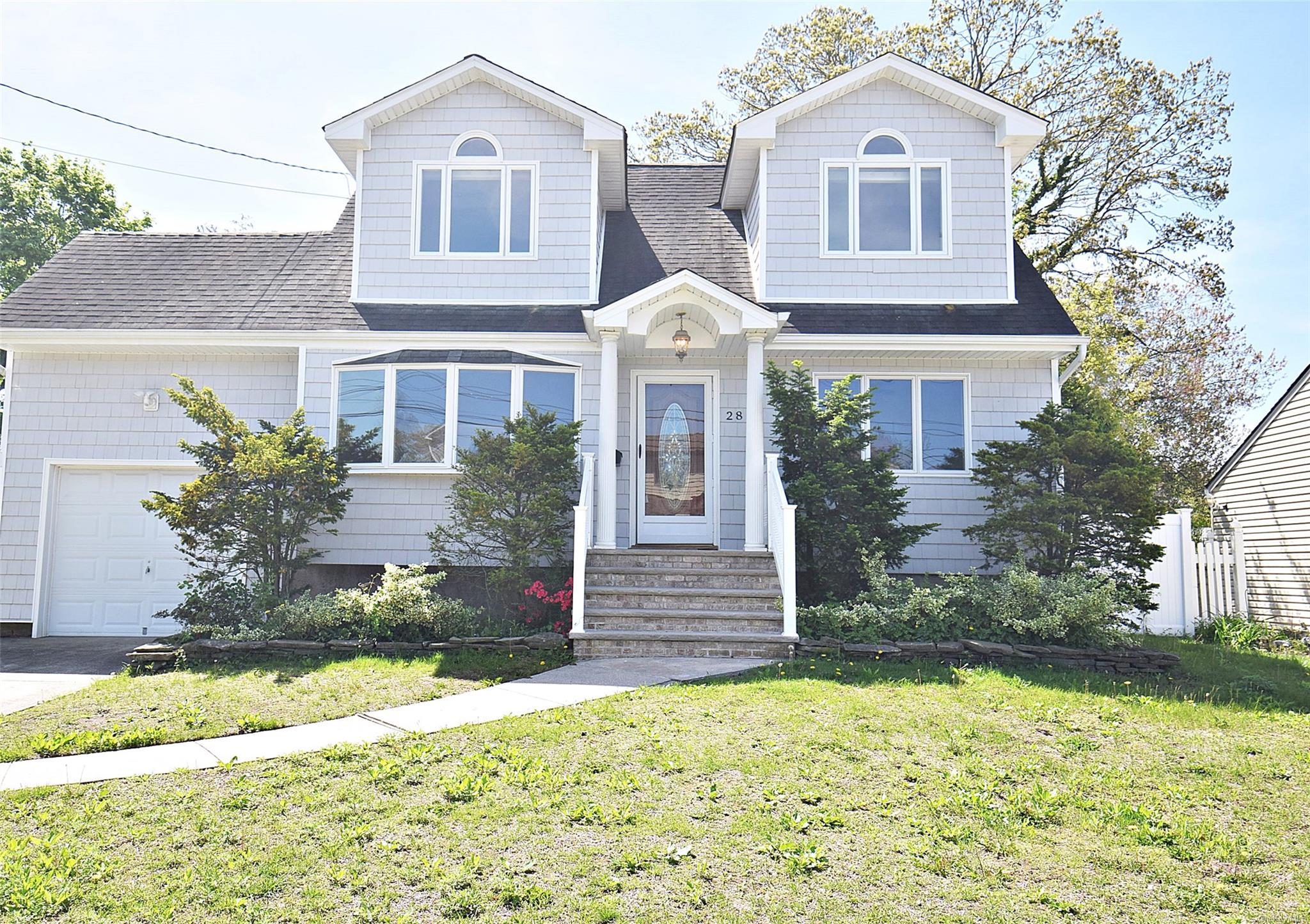 Single Family Karen  Suffolk County, NY 11704, MLS-L3593396-29