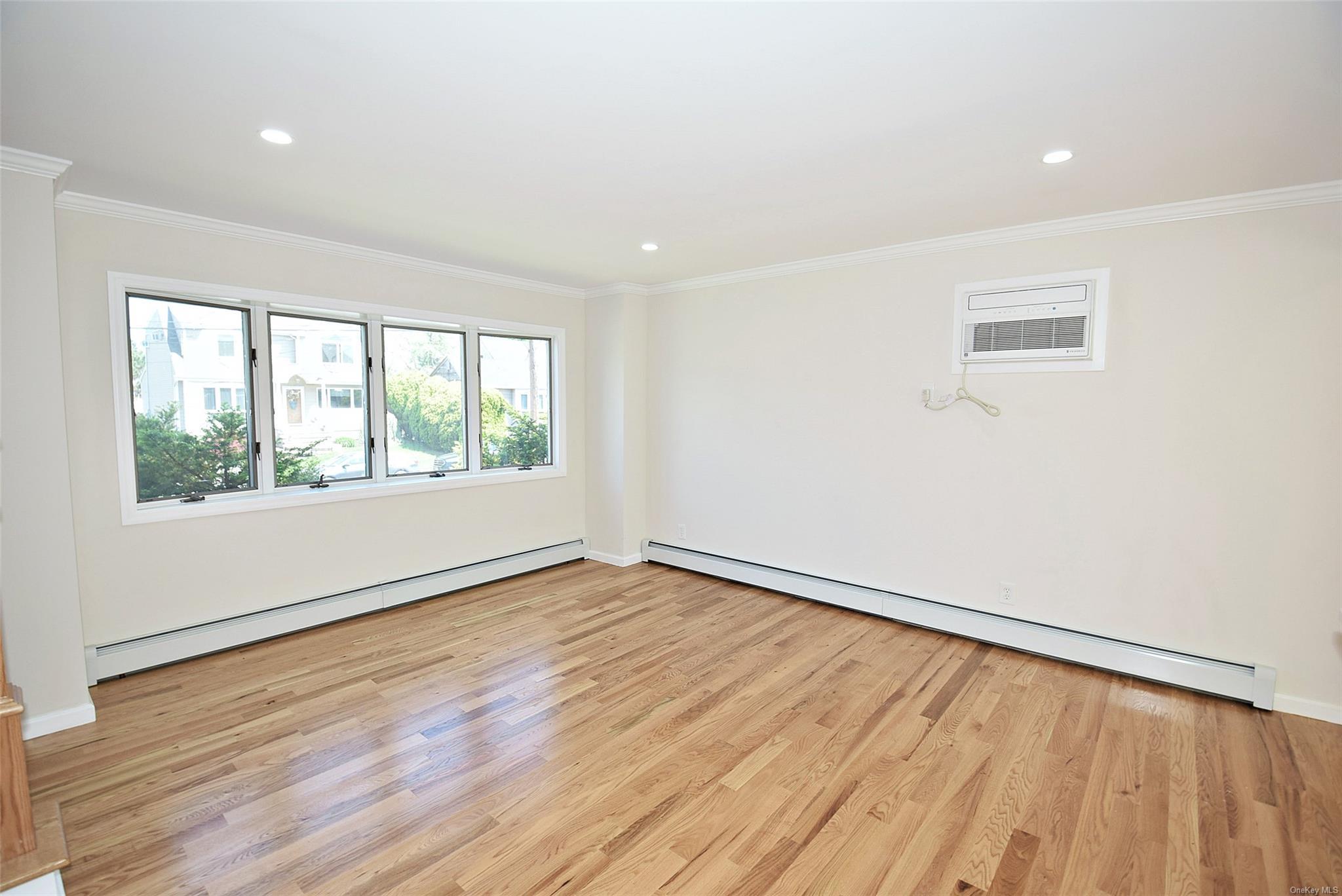 Single Family Karen  Suffolk County, NY 11704, MLS-L3593396-3
