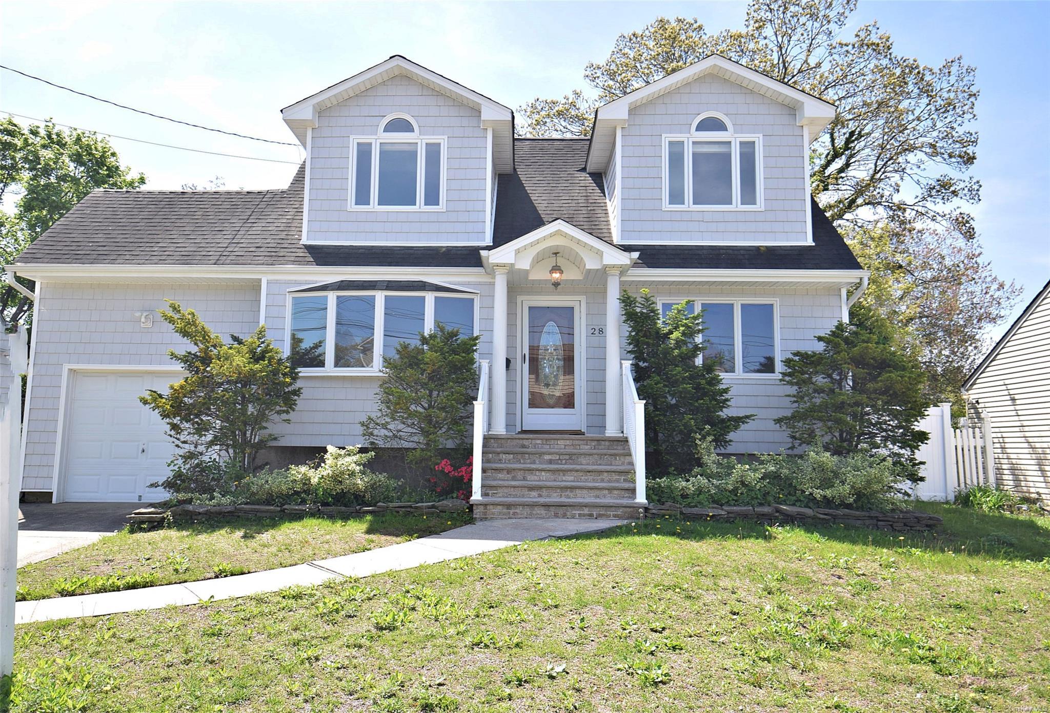 Single Family Karen  Suffolk County, NY 11704, MLS-L3593396-30