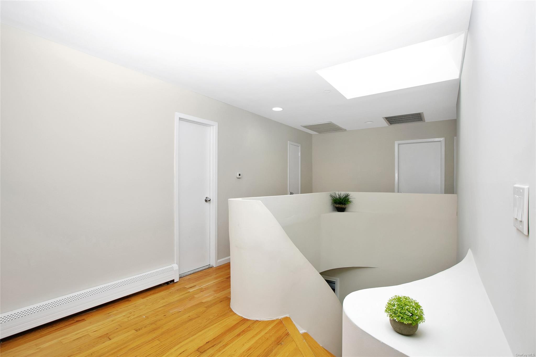 Single Family Kensington  Nassau County, NY 11561, MLS-L3593400-17