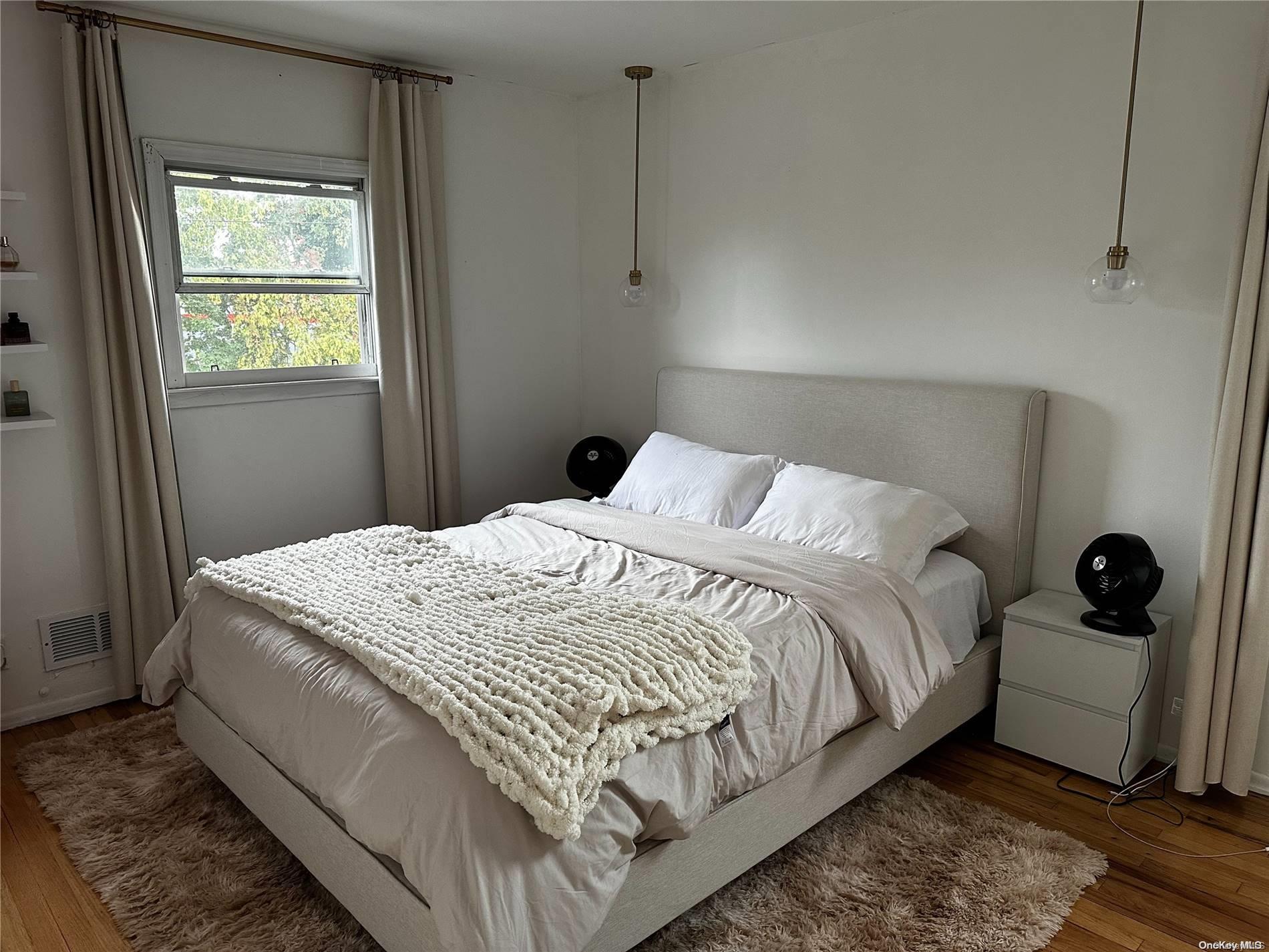 Single Family Ridgedale  Queens, NY 11413, MLS-L3593401-4