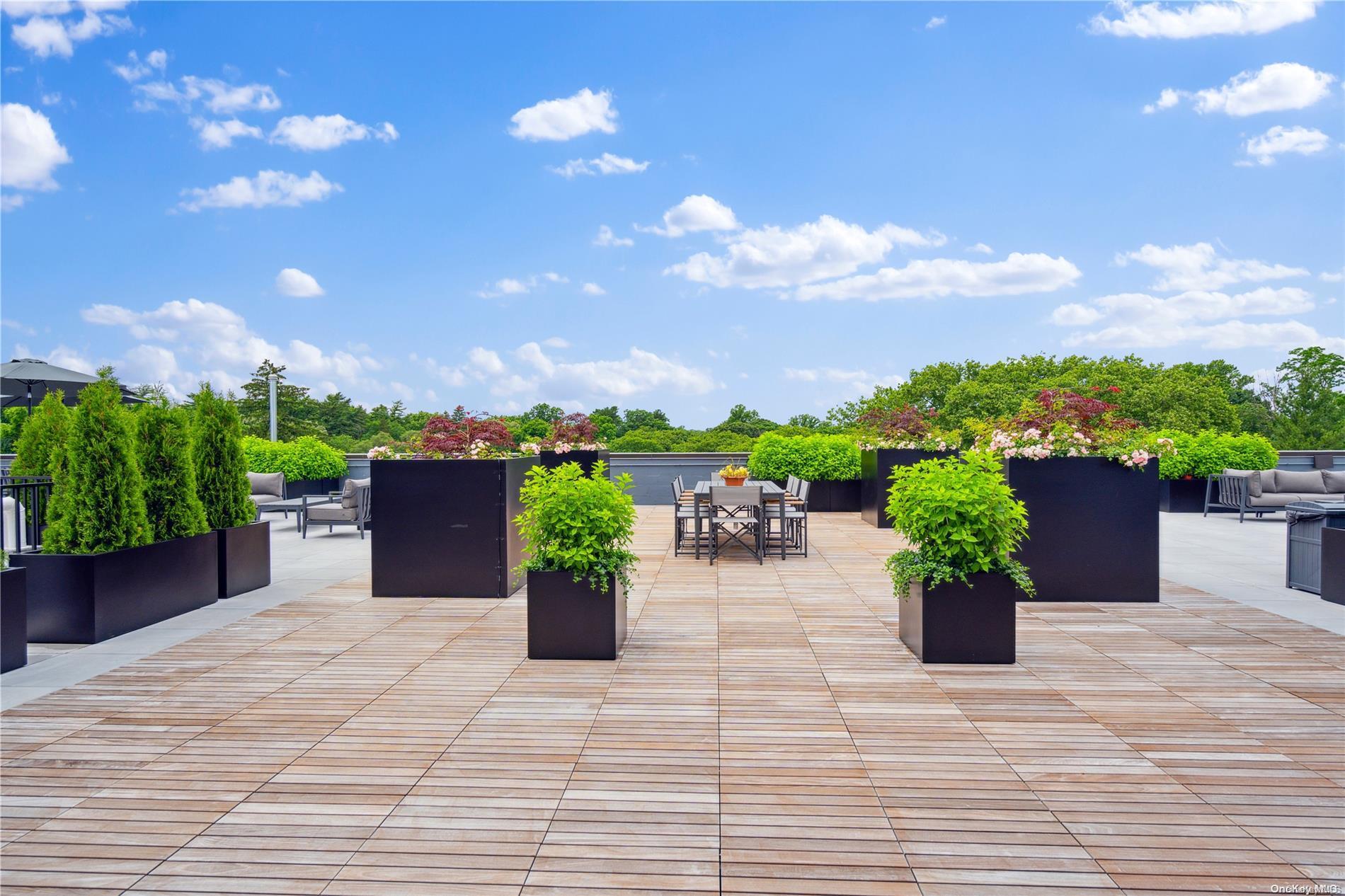 Condo Middle Neck  Nassau County, NY 11021, MLS-L3593412-19