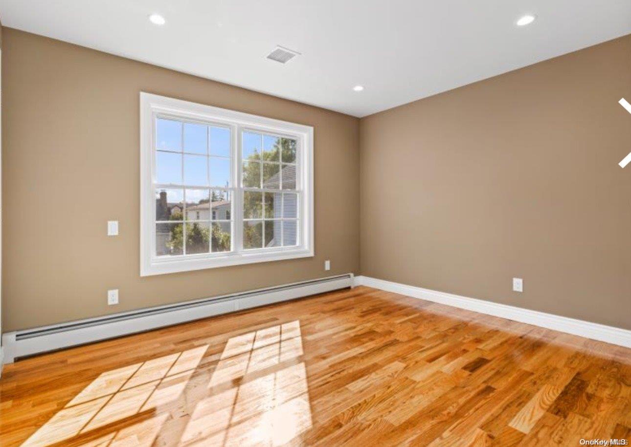 Single Family Clinton  Nassau County, NY 11575, MLS-L3593448-11