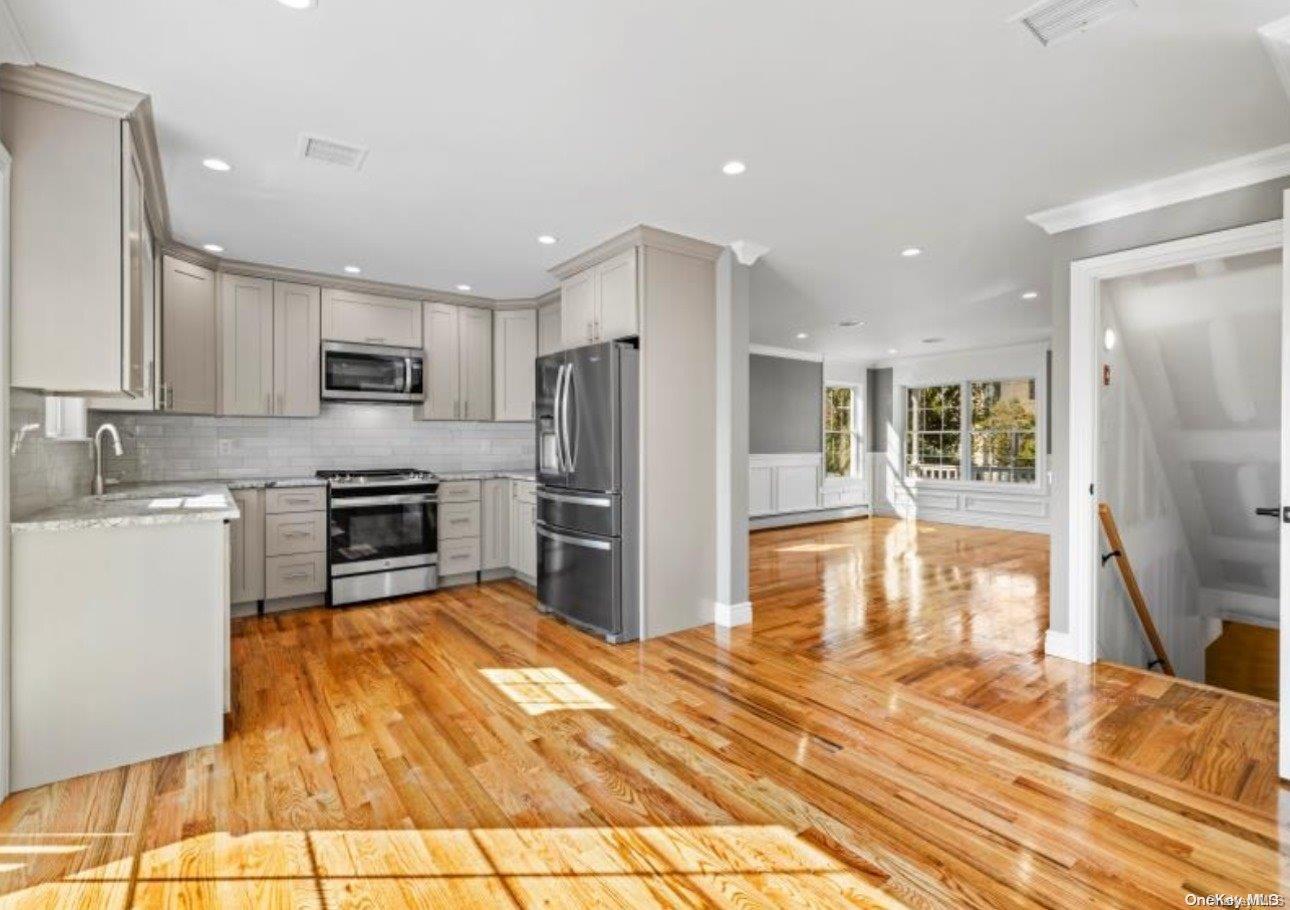 Single Family Clinton  Nassau County, NY 11575, MLS-L3593448-5