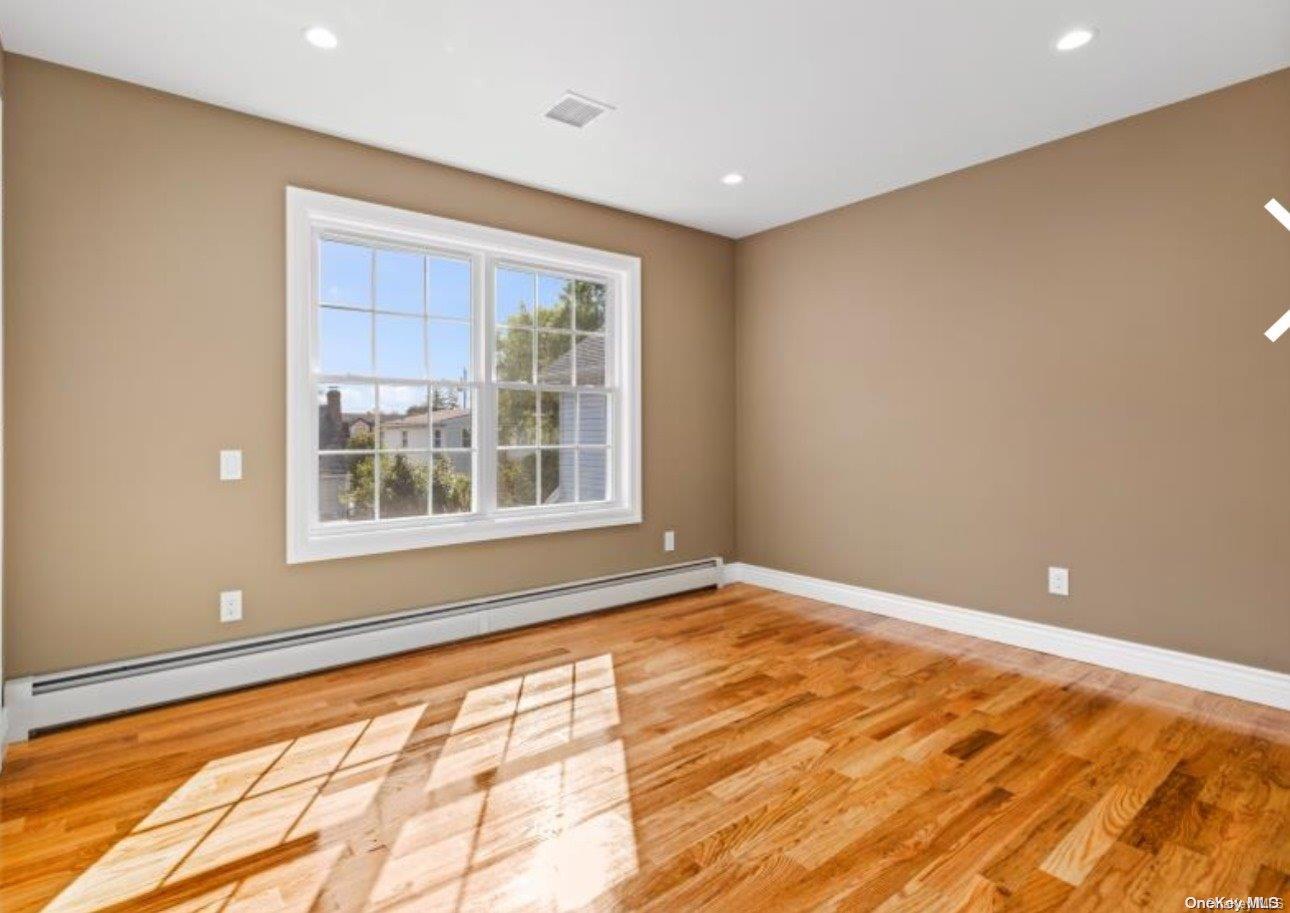 Single Family Clinton  Nassau County, NY 11575, MLS-L3593448-9