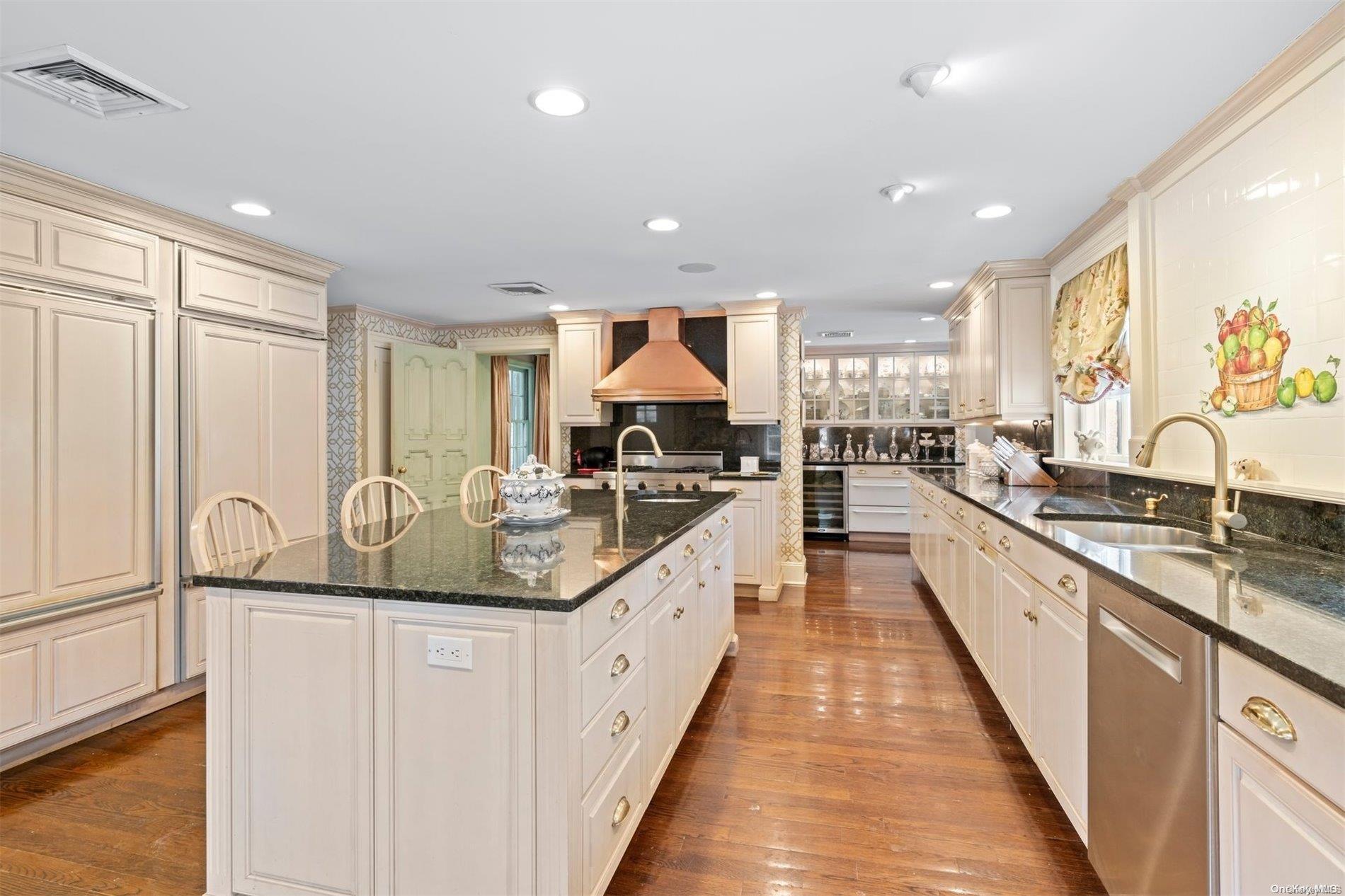 Single Family Piping Rock  Nassau County, NY 11560, MLS-L3593516-12