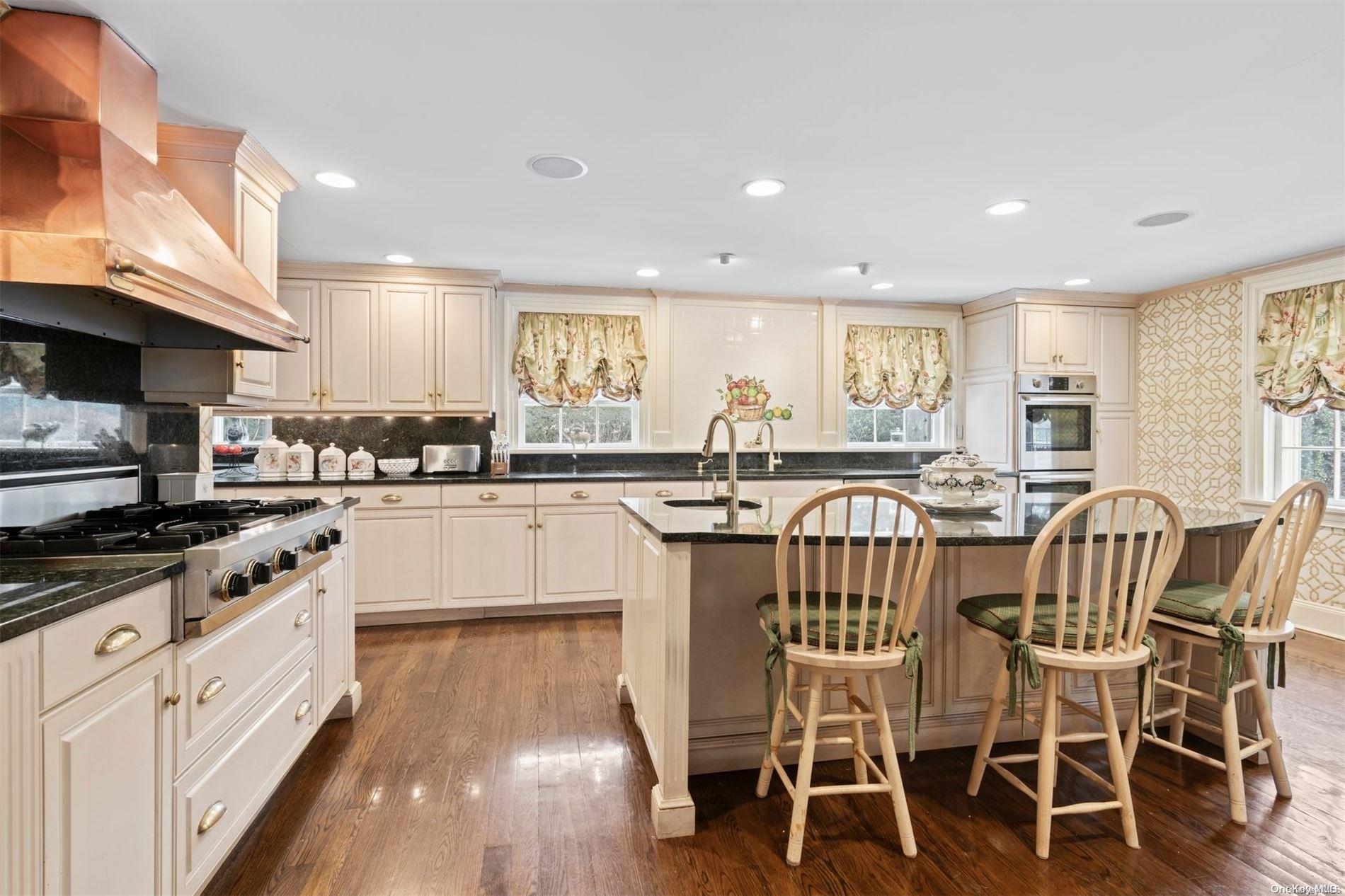 Single Family Piping Rock  Nassau County, NY 11560, MLS-L3593516-13