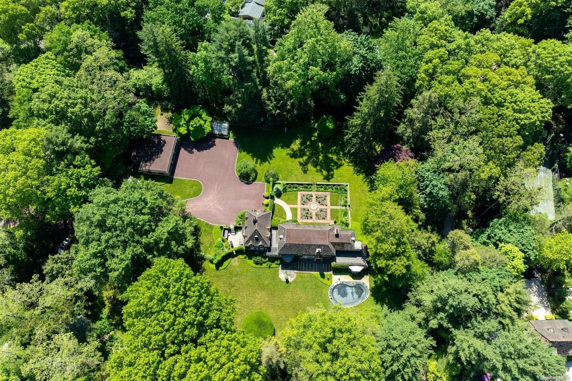 Single Family Piping Rock  Nassau County, NY 11560, MLS-L3593516-32